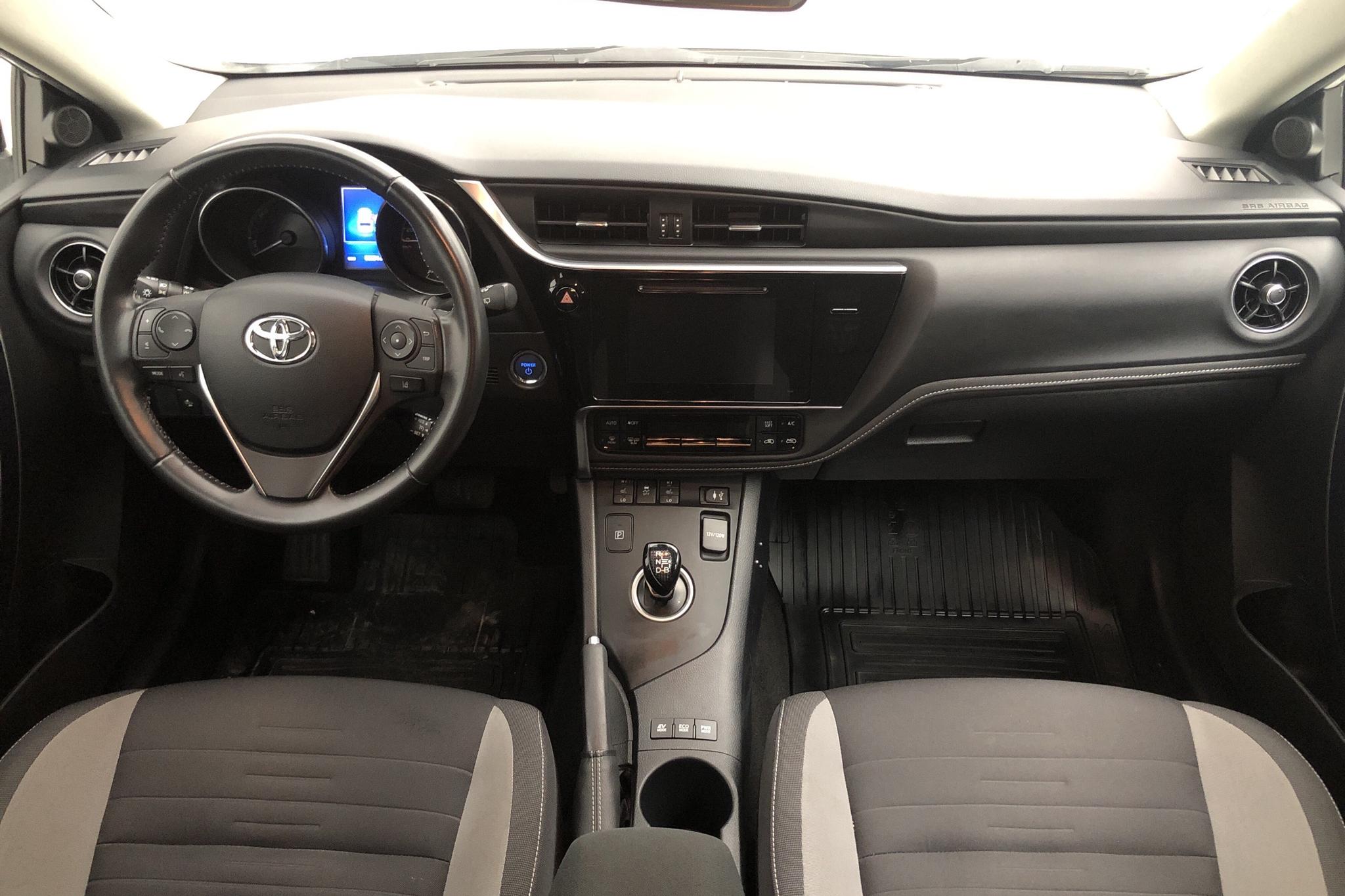 Toyota Auris 1.8 HSD Touring Sports (99hk) - 89 550 km - Automatic - white - 2017