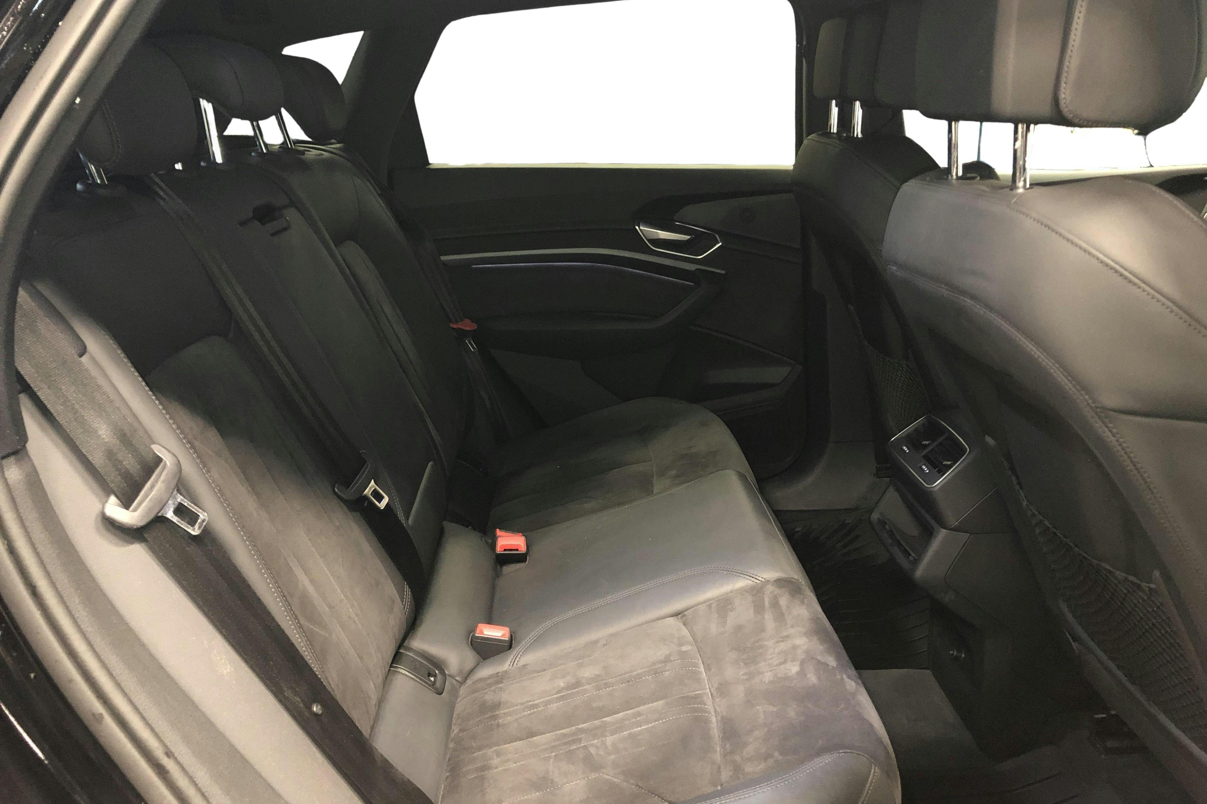 Audi e-tron 50 quattro 71 kWh (288hk) - 71 390 km - Automatic - black - 2020