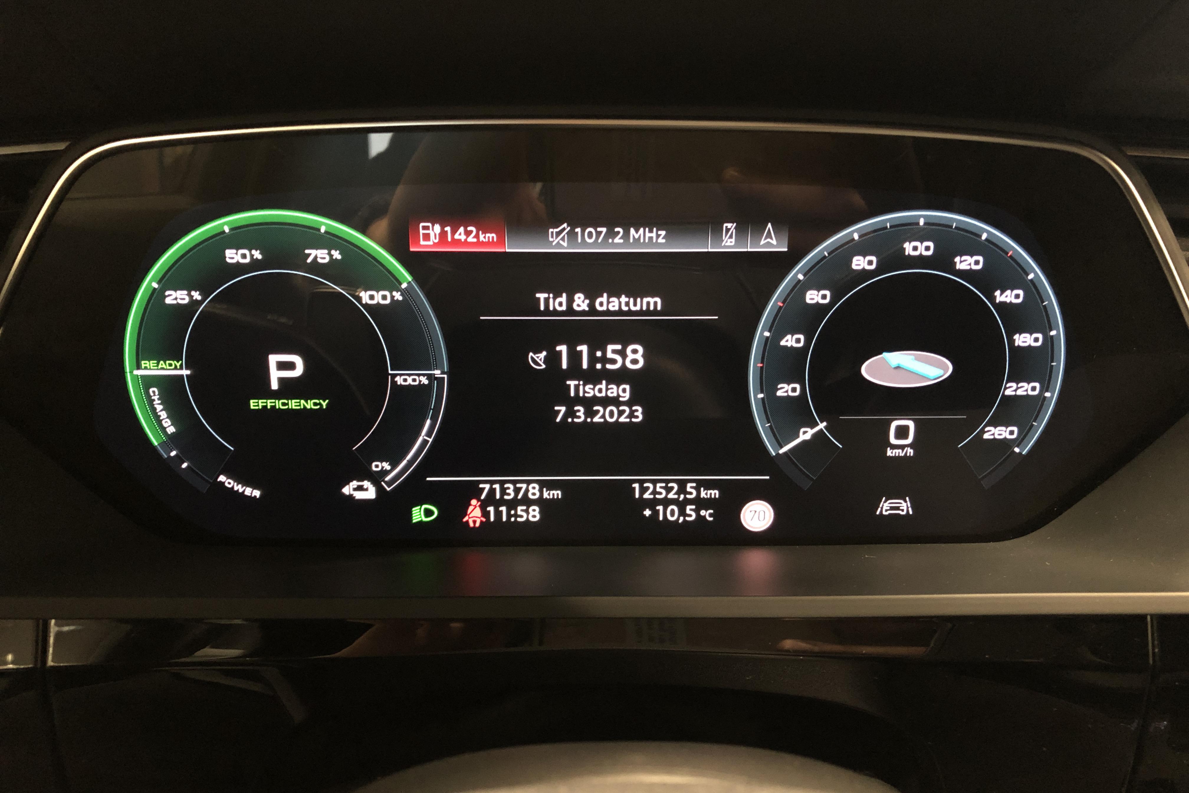 Audi e-tron 50 quattro 71 kWh (288hk) - 71 390 km - Automatic - black - 2020