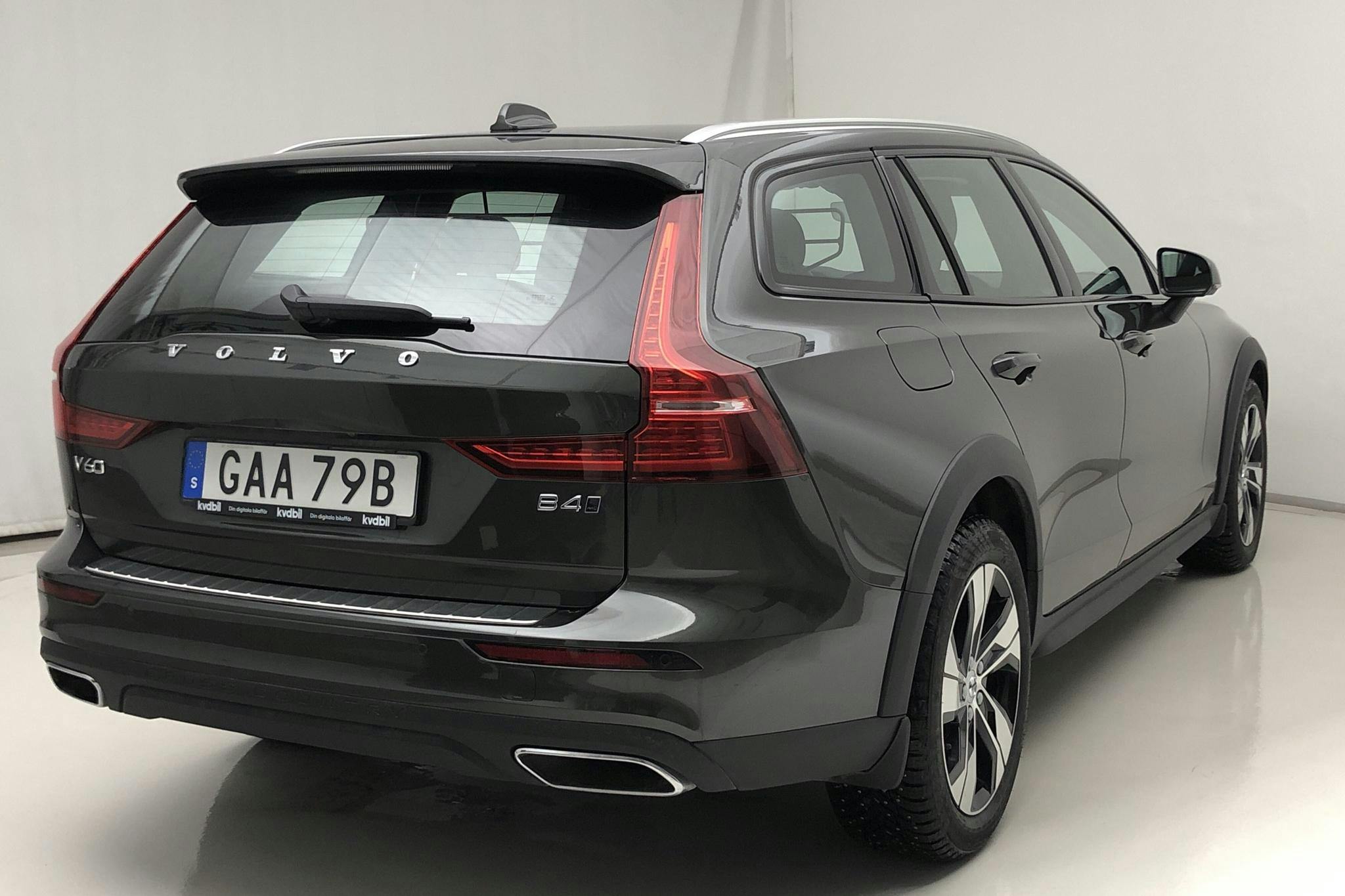 Volvo V60 Cross Country B4 AWD Mildhybrid, Diesel (197hk) - 2 047 mil - Automat - Dark Grey - 2022