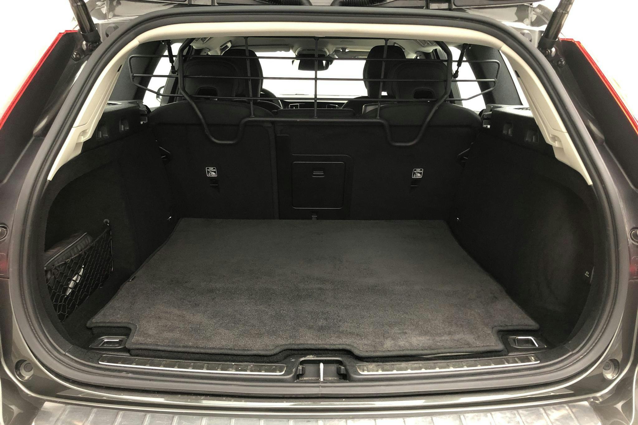 Volvo V60 Cross Country B4 AWD Mildhybrid, Diesel (197hk) - 2 047 mil - Automat - Dark Grey - 2022