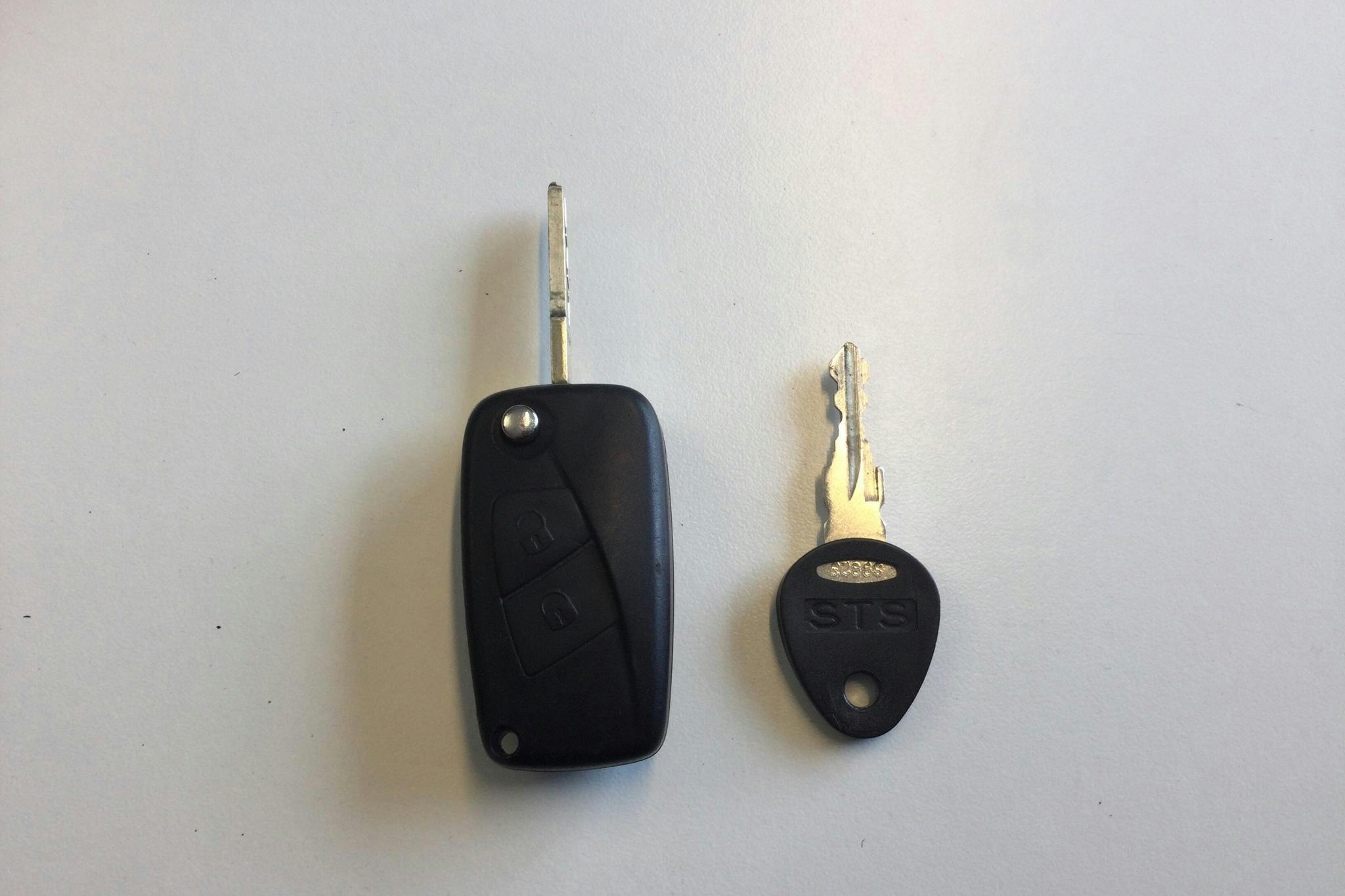 FIAT Burstner Quadro IT 664 Husbil - 2 520 mil - Manuell - vit - 2008