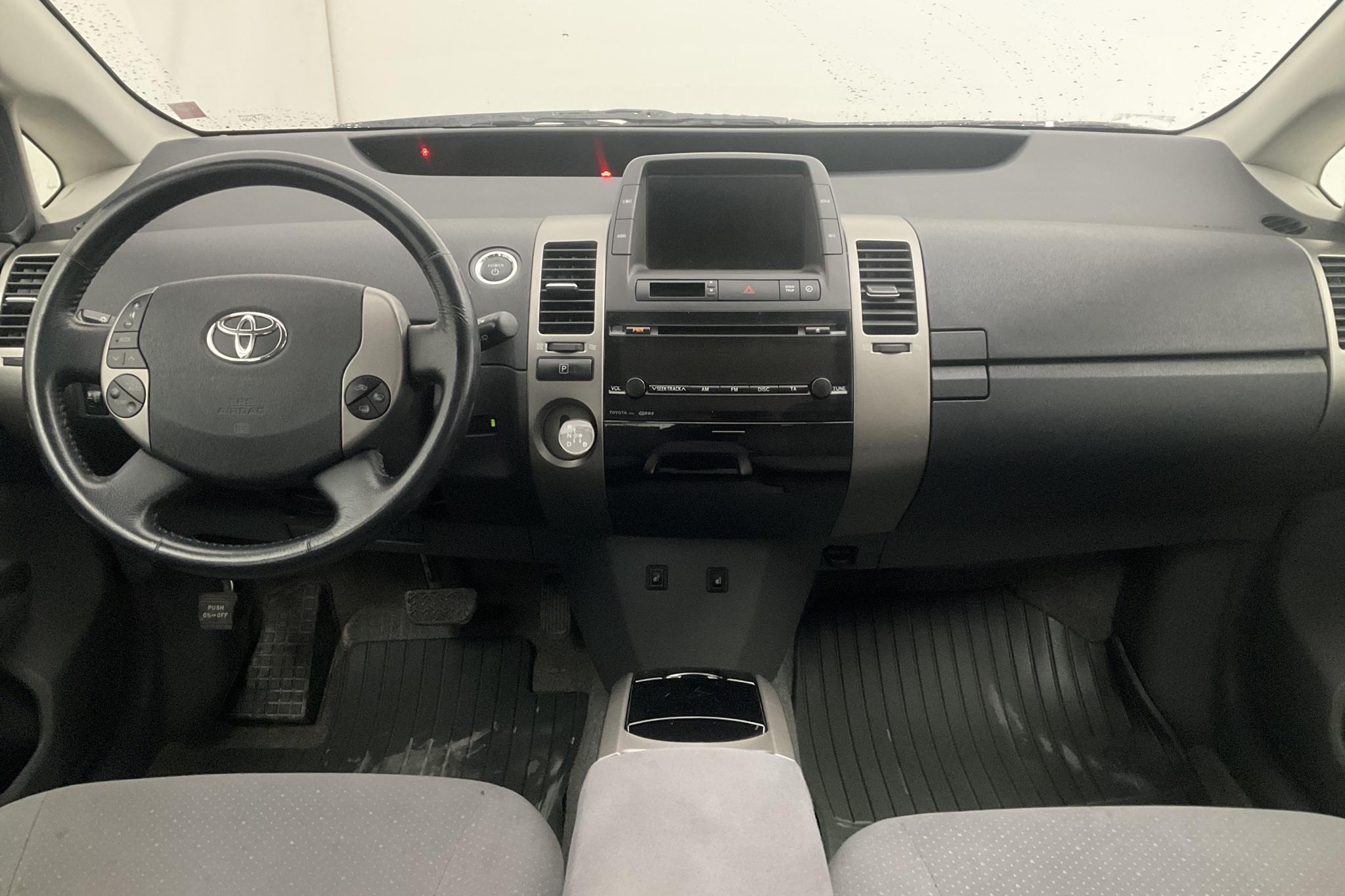Toyota Prius 1.5 Hybrid (78hk) - 16 978 mil - Automat - vit - 2008
