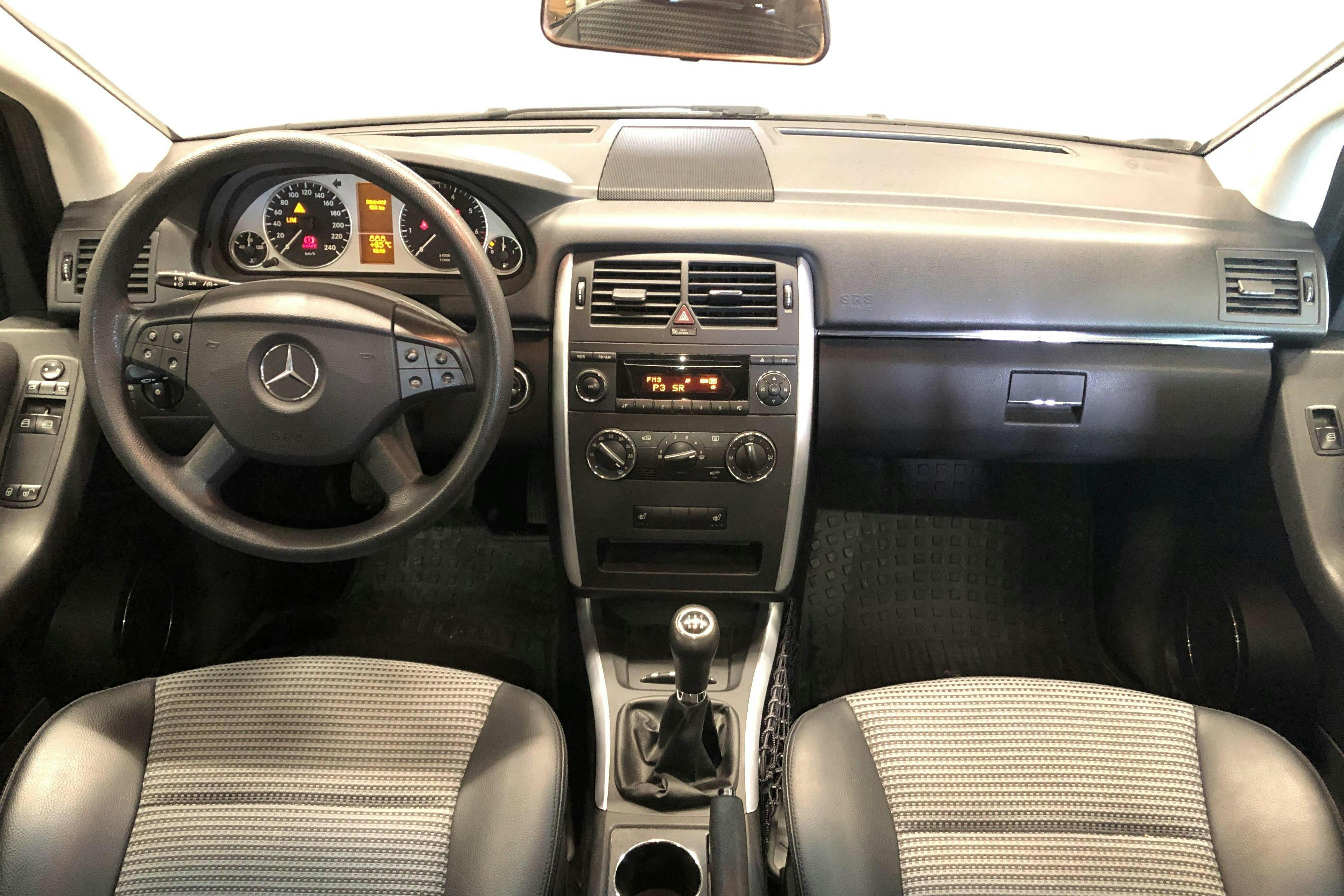 Mercedes B 170 (116hk) - 9 642 mil - Manuell - silver - 2006