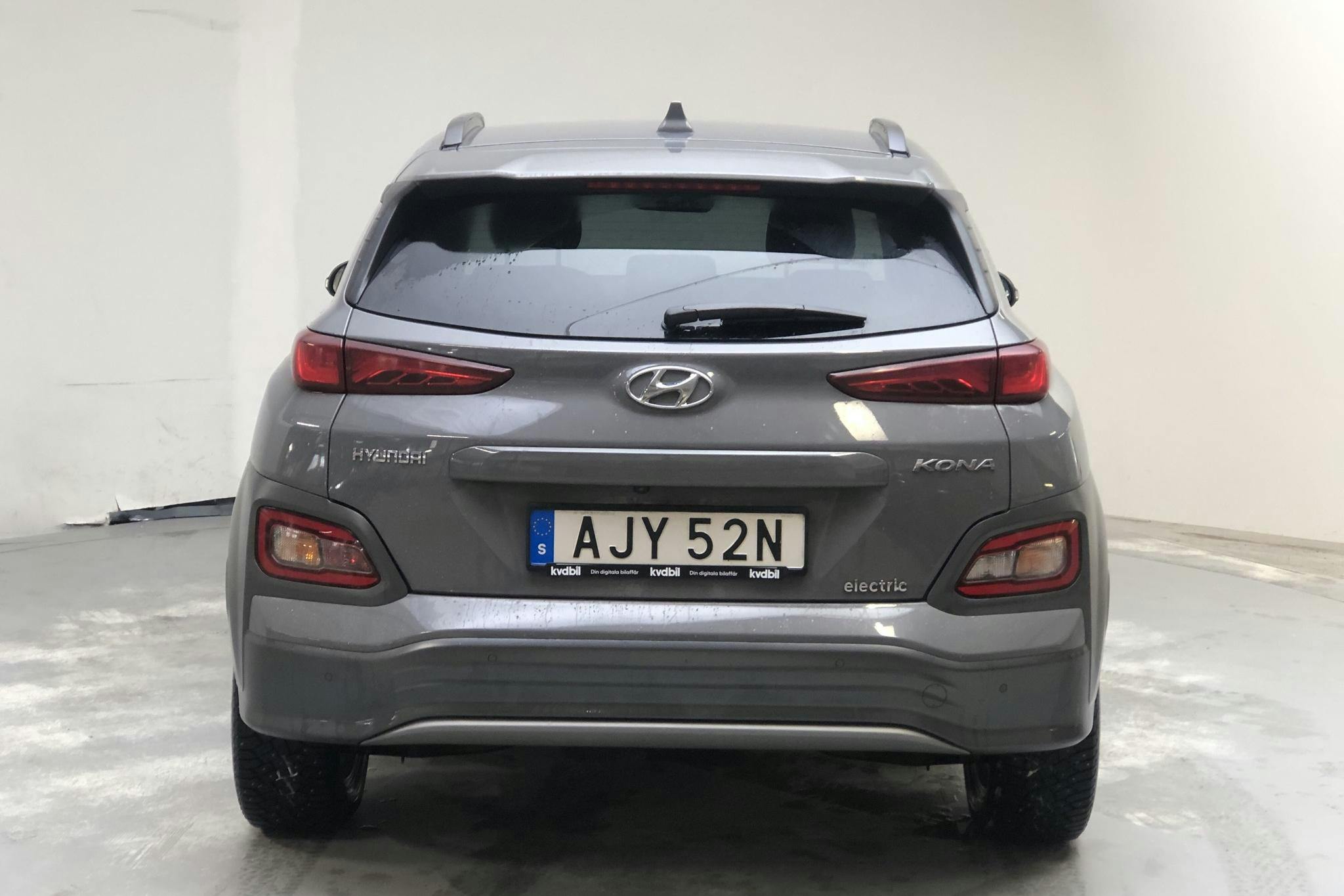Hyundai Kona Electric Long Range 64kWh (204hk) - 9 638 mil - Automat - grå - 2020
