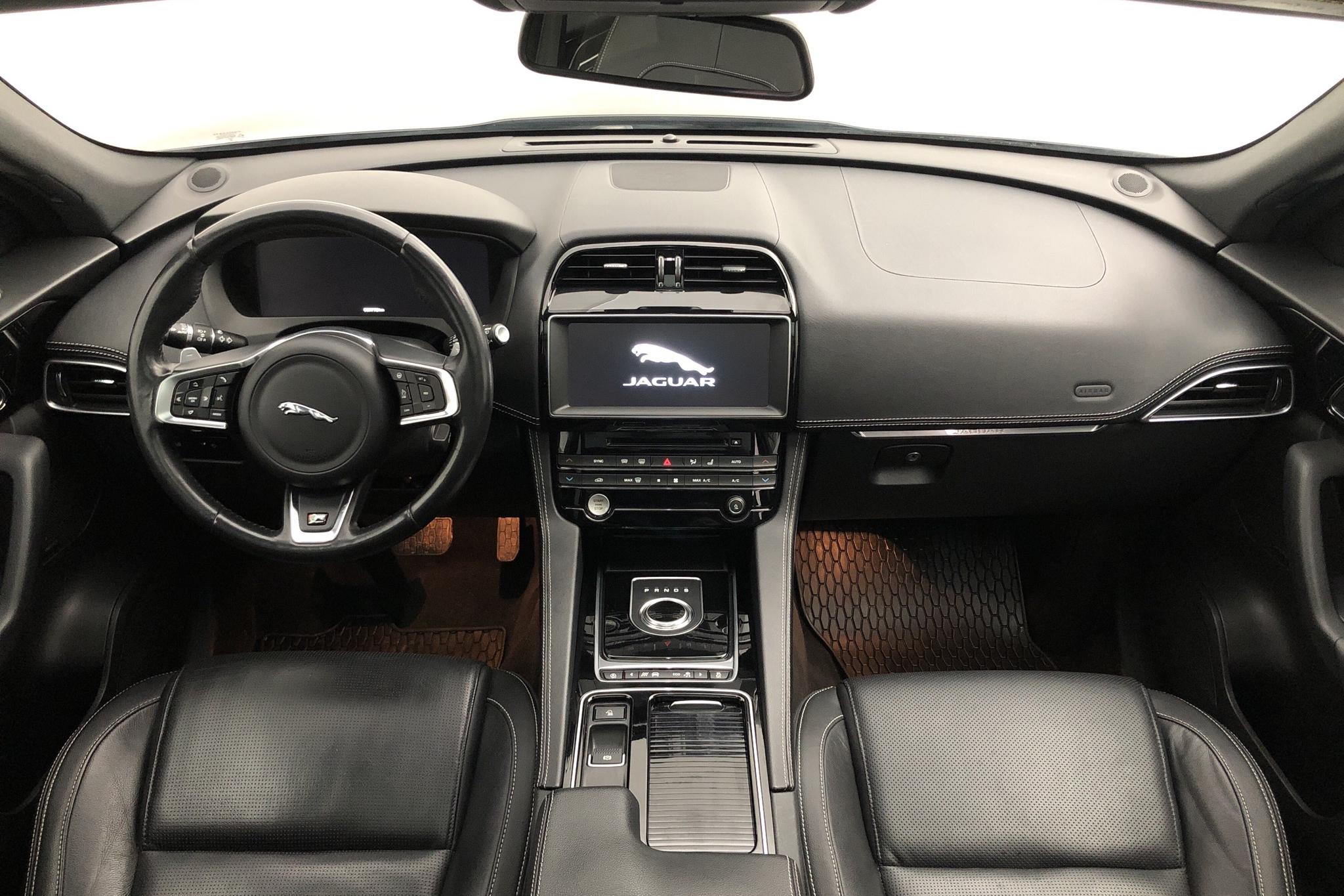 Jaguar F-Pace 20d AWD (180hk) - 89 780 km - Automatic - black - 2018