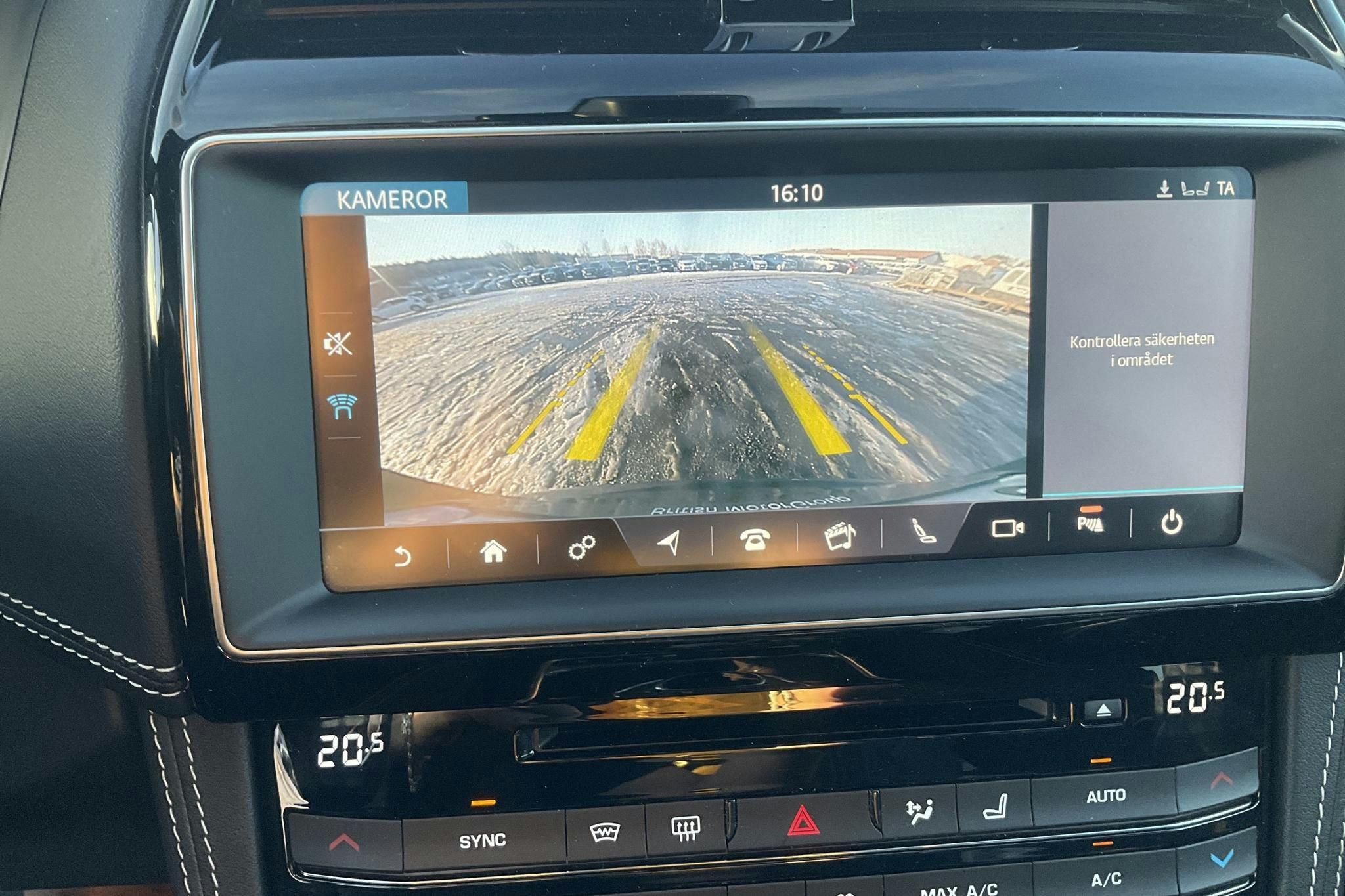 Jaguar F-Pace 20d AWD (180hk) - 8 978 mil - Automat - svart - 2018