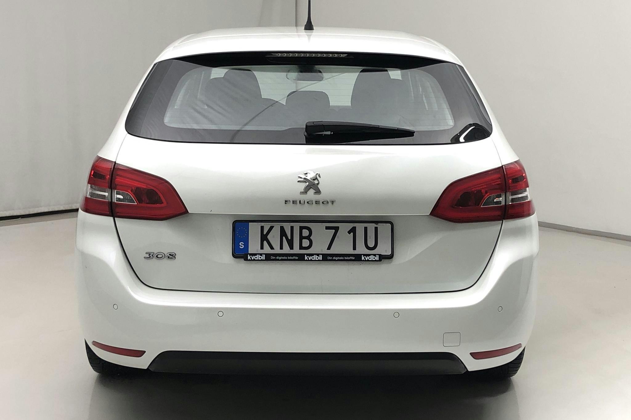 Peugeot 308 SW PureTech (130hk) - 129 320 km - Automatic - white - 2020
