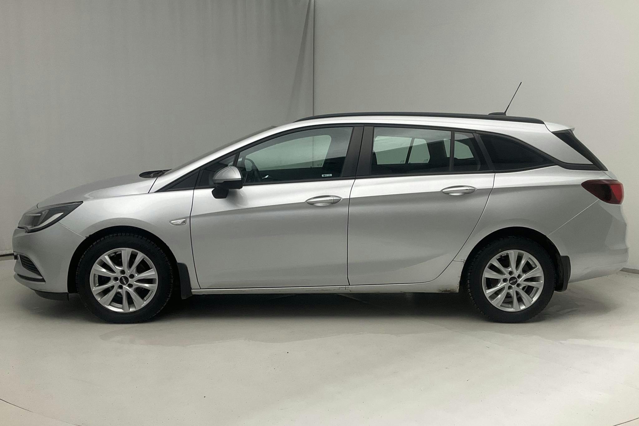 Opel Astra 1.6 CDTI ecoFLEX SportsTourer (110hk) - 218 180 km - Manual - gray - 2018