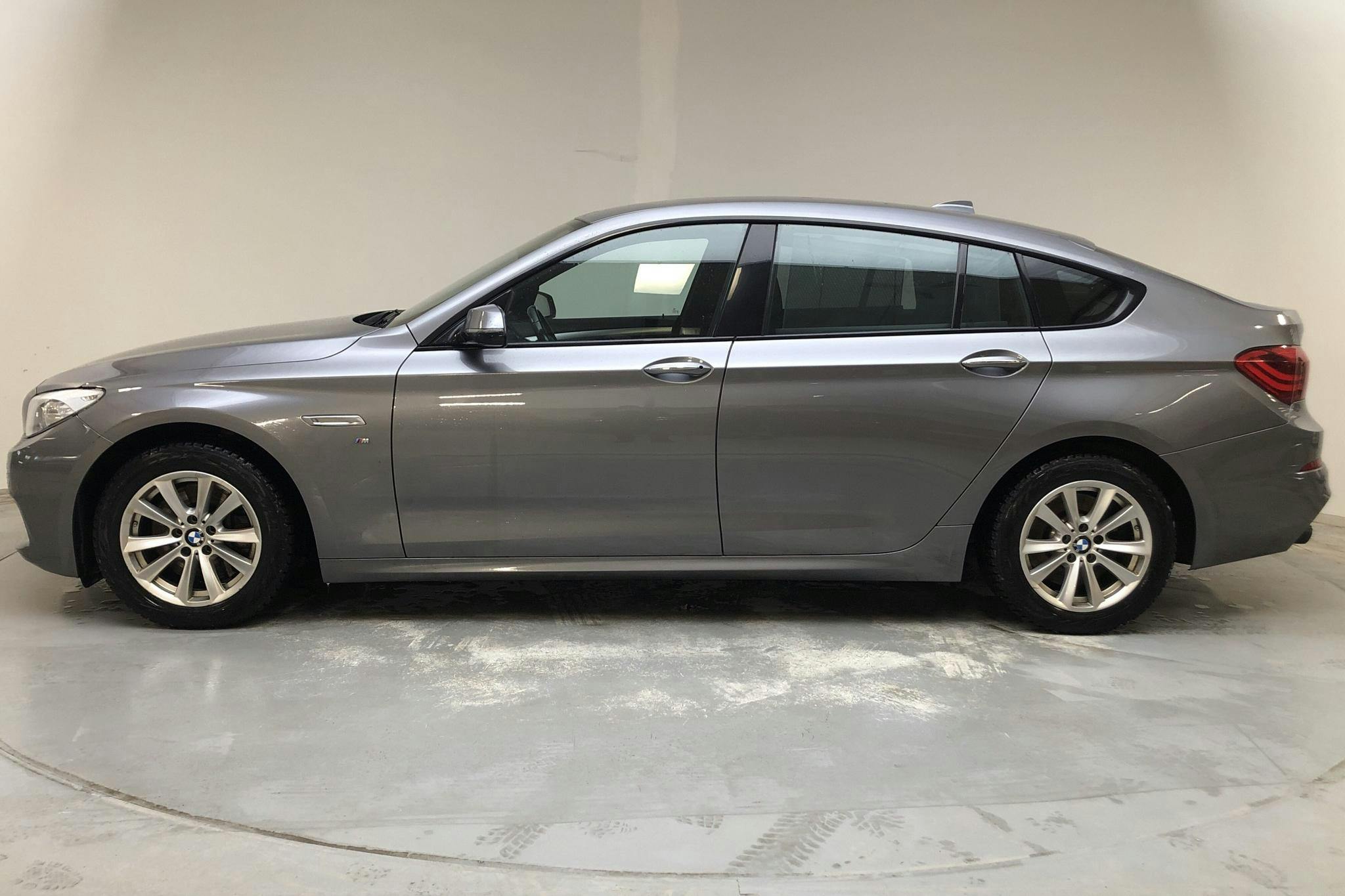 BMW 530d GT xDrive, F07 (258hk) - 12 740 mil - Automat - grå - 2016