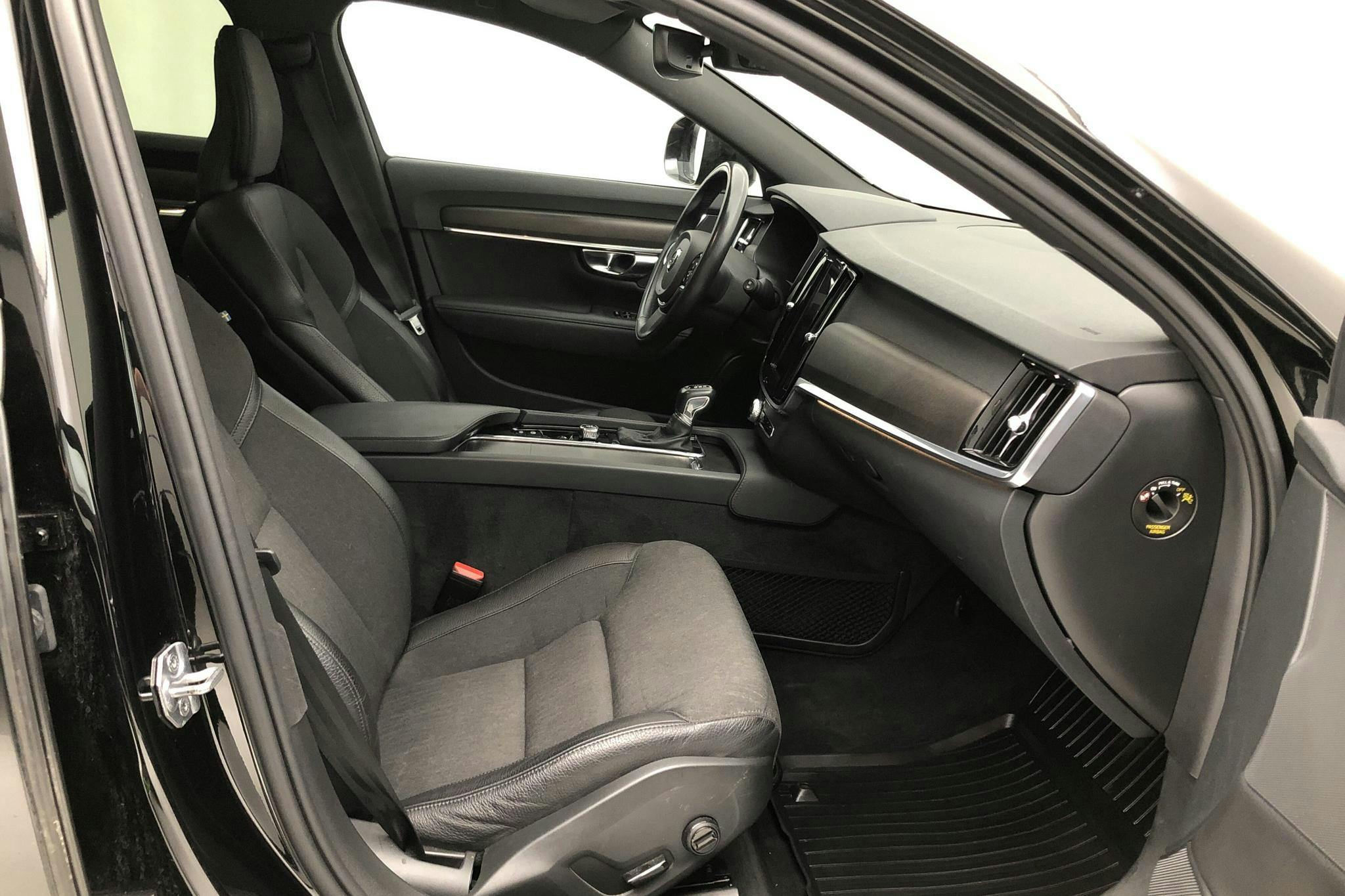 Volvo V90 D4 Cross Country AWD (190hk) - 139 460 km - Automatic - black - 2020