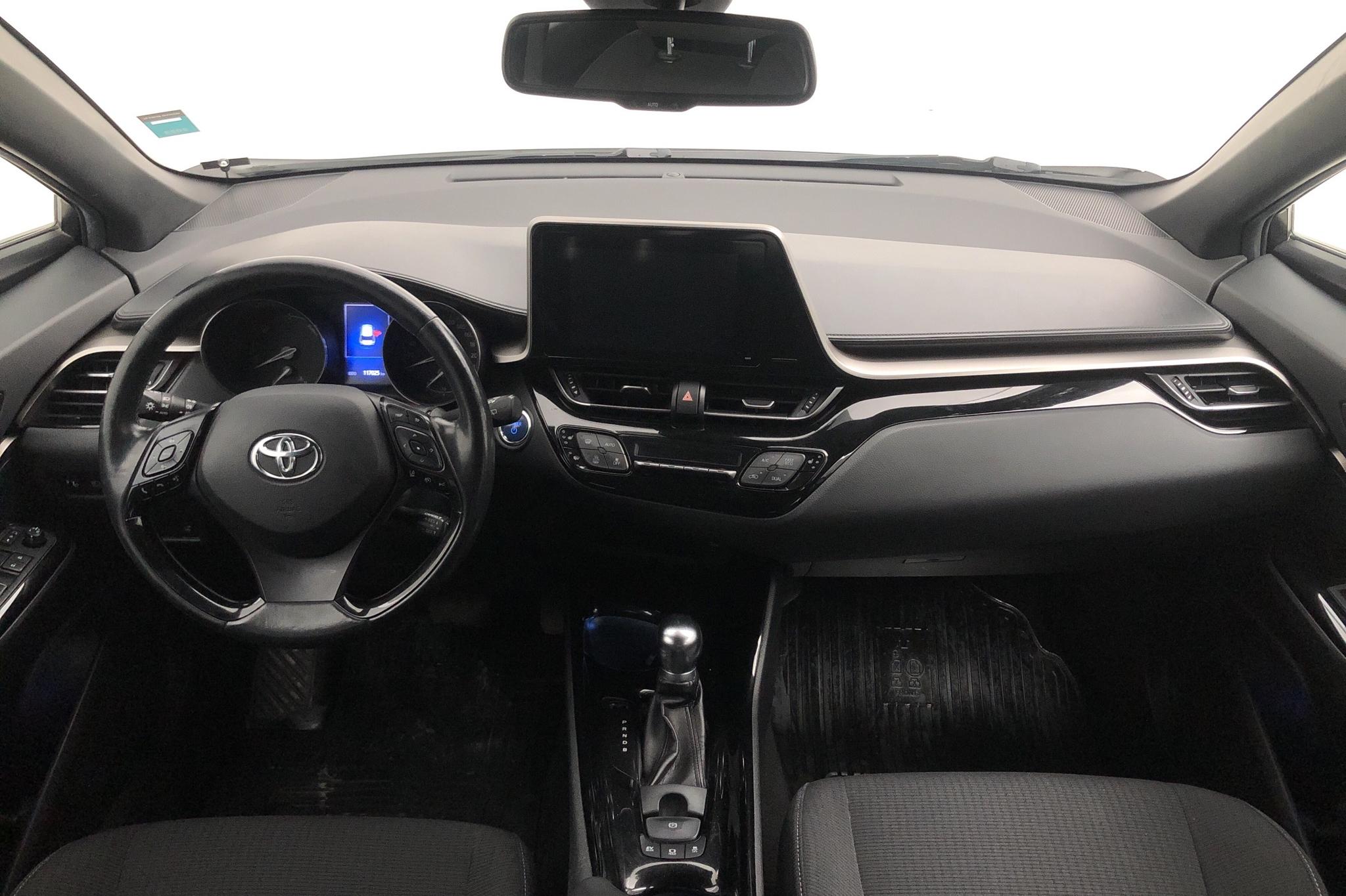 Toyota C-HR 1.8 HSD (122hk) - 11 703 mil - Automat - vit - 2019
