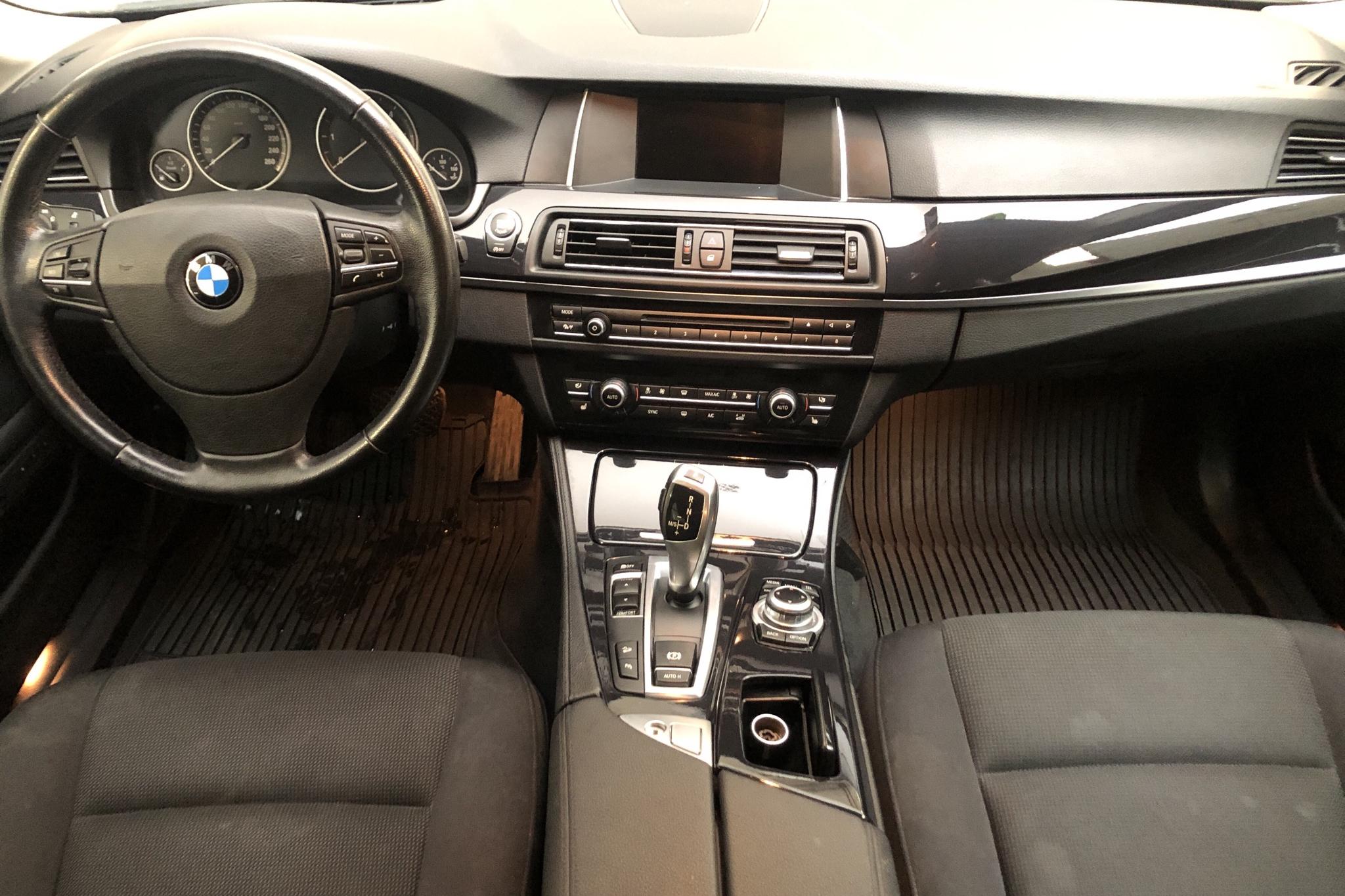 BMW 530d xDrive Touring, F11 (258hk) - 146 110 km - Automatic - white - 2014