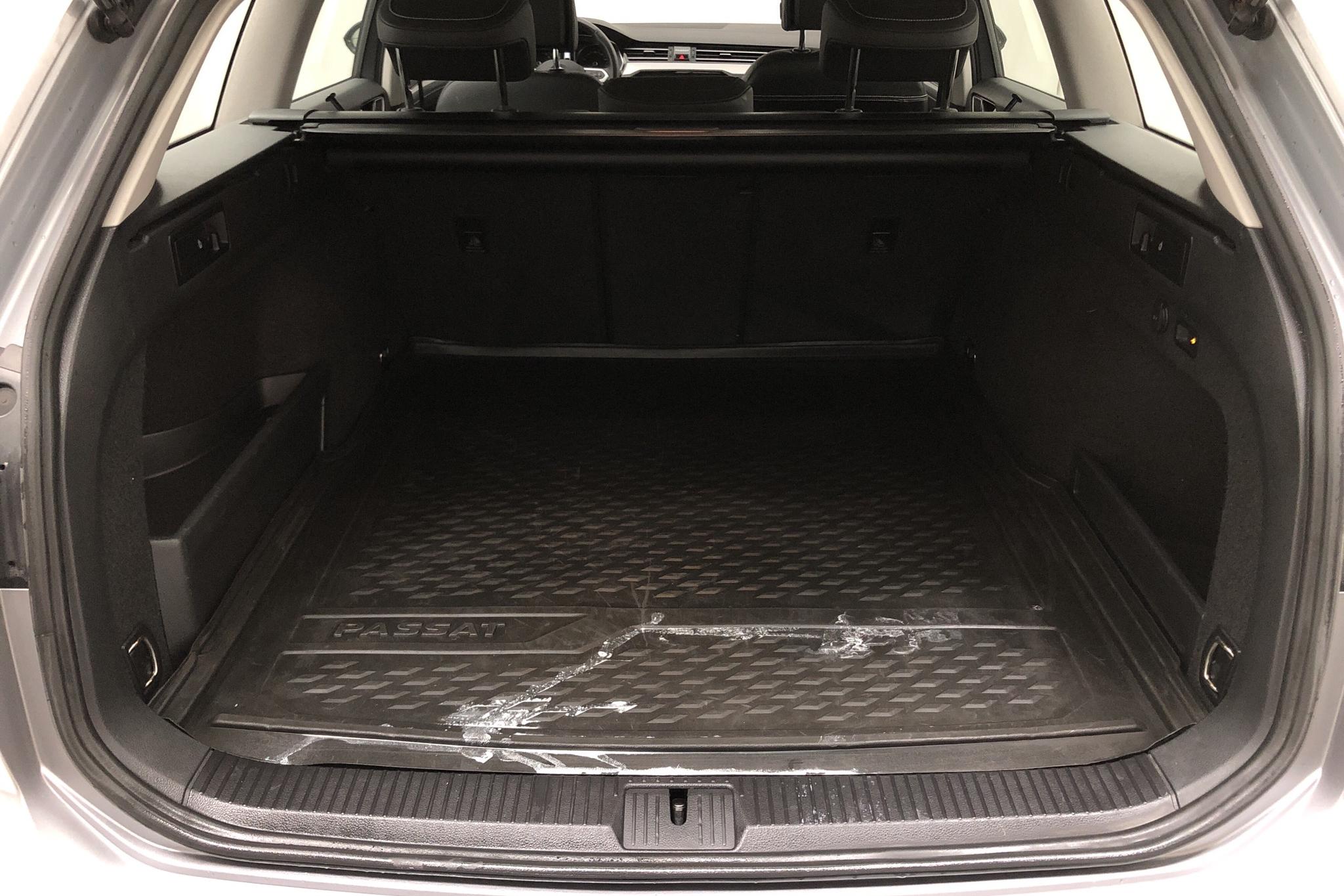 VW Passat 1.4 GTE Sportscombi (218hk) - 3 862 mil - Automat - silver - 2020