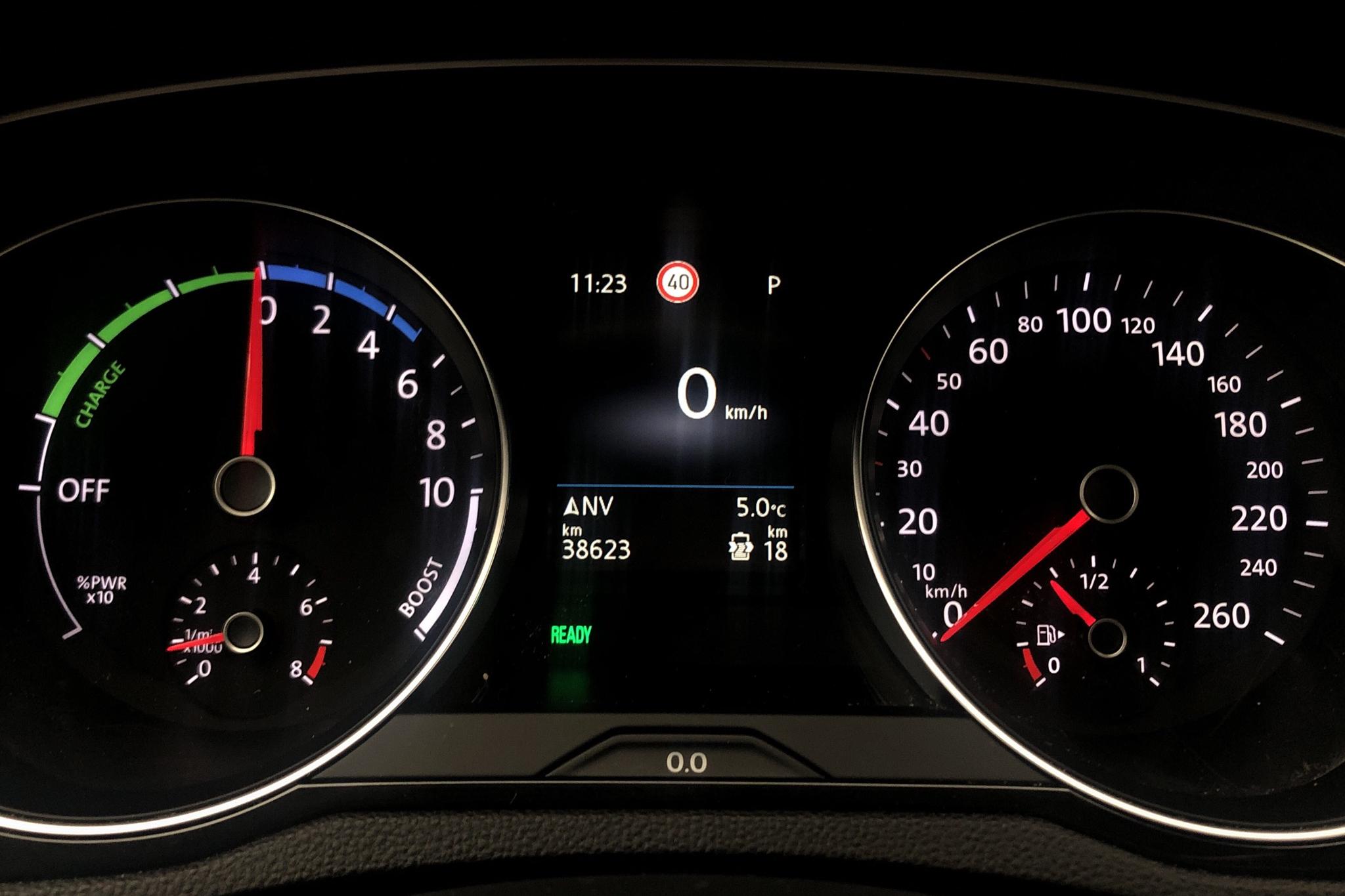 VW Passat 1.4 GTE Sportscombi (218hk) - 3 862 mil - Automat - silver - 2020