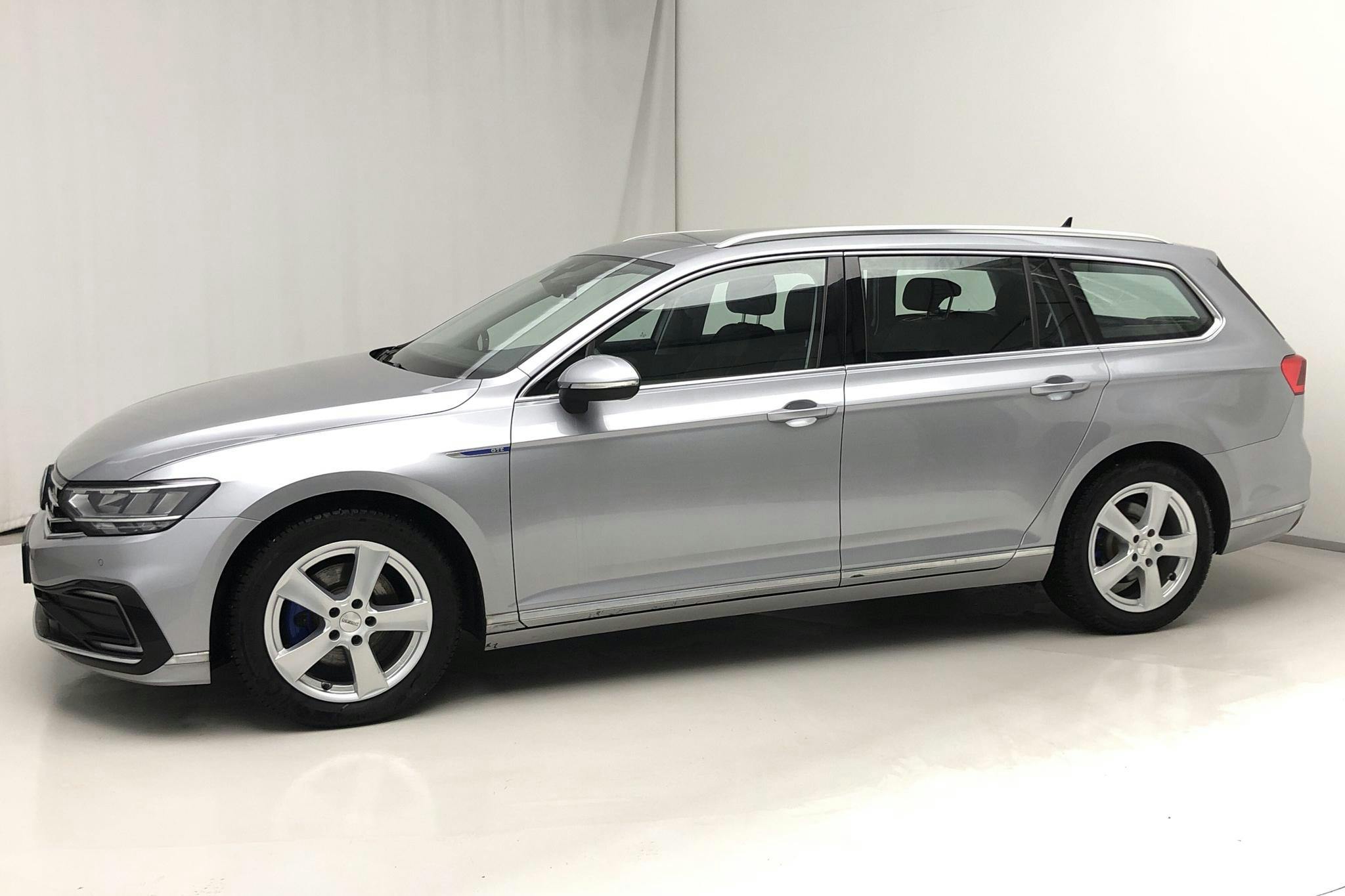 VW Passat 1.4 GTE Sportscombi (218hk) - 38 620 km - Automatic - silver - 2020