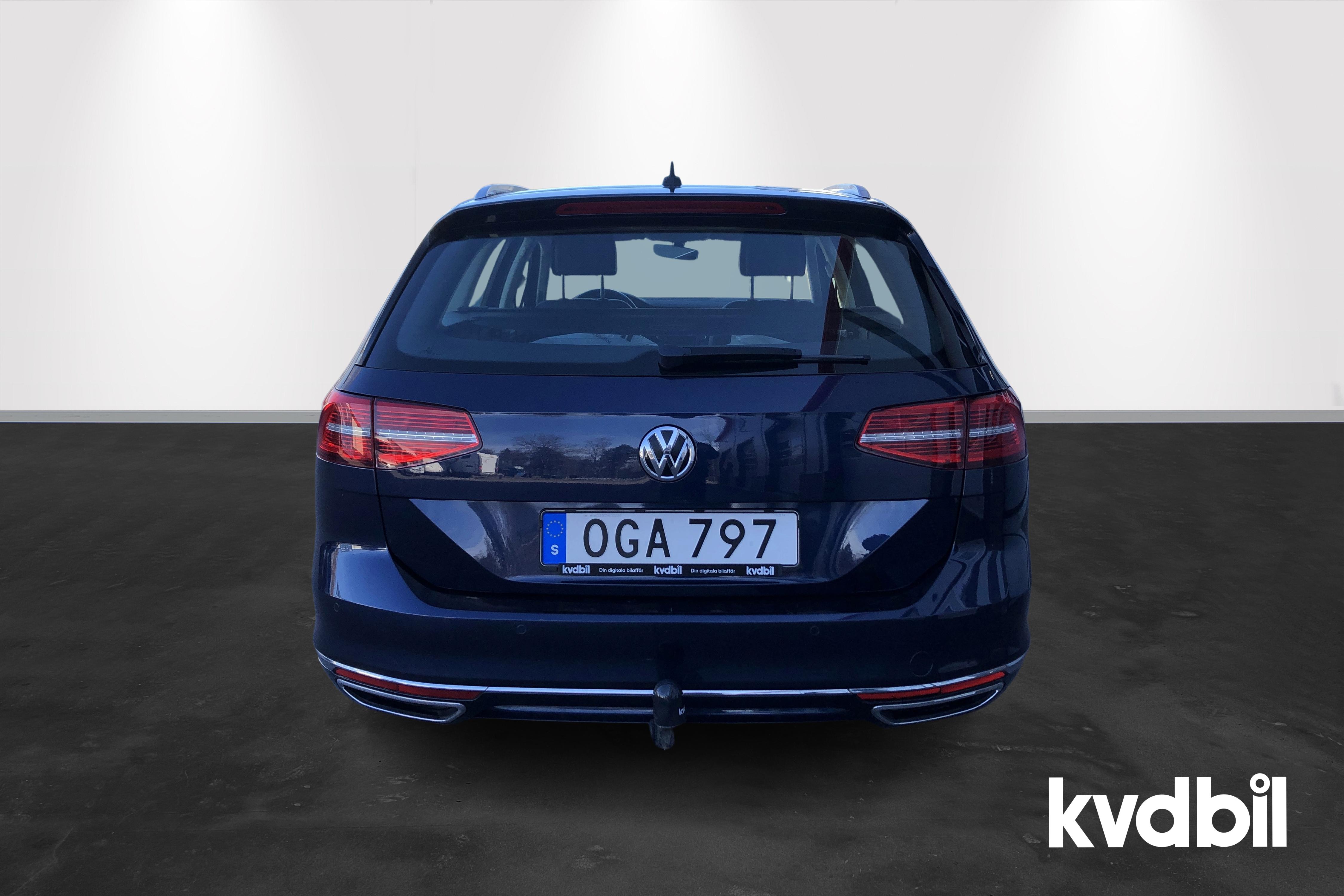 VW Passat 1.4 Plug-in-Hybrid Sportscombi (218hk) - 81 490 km - Automatic - blue - 2017