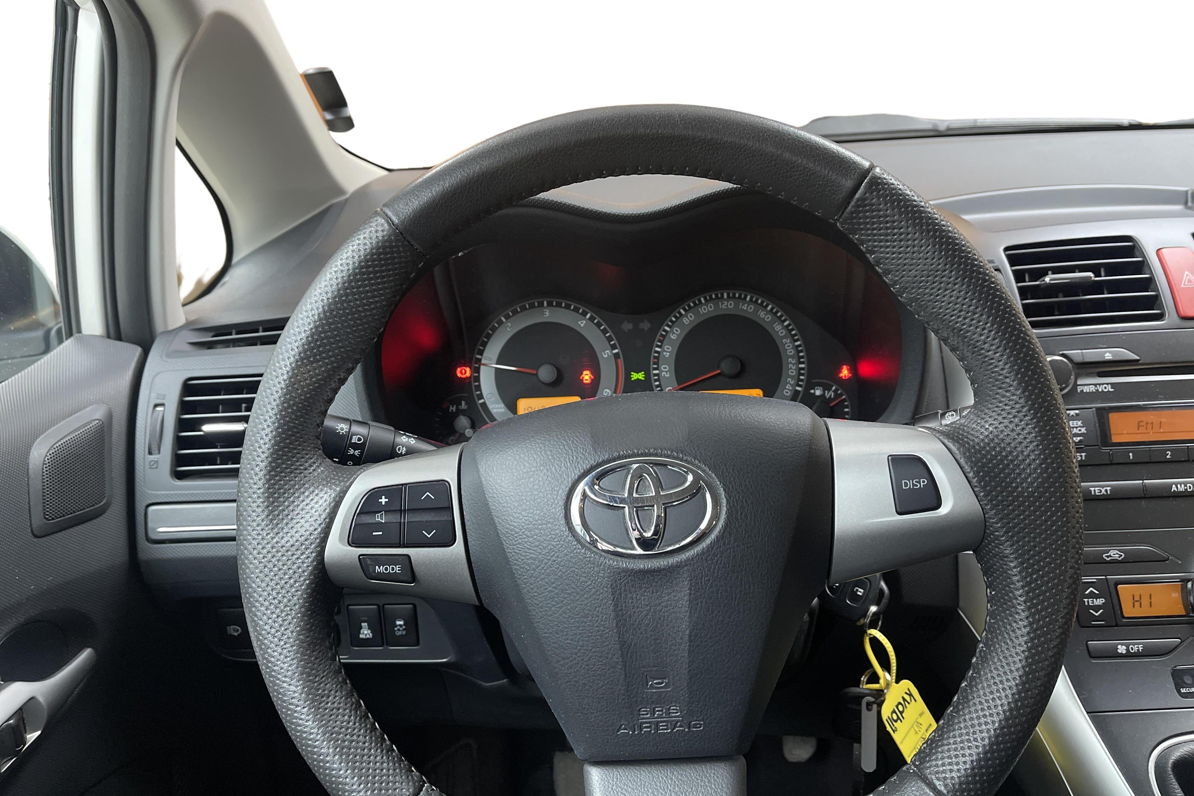 Toyota Auris 1.4 D-4D 5dr (90hk) - 6 454 mil - Manuell - vit - 2012