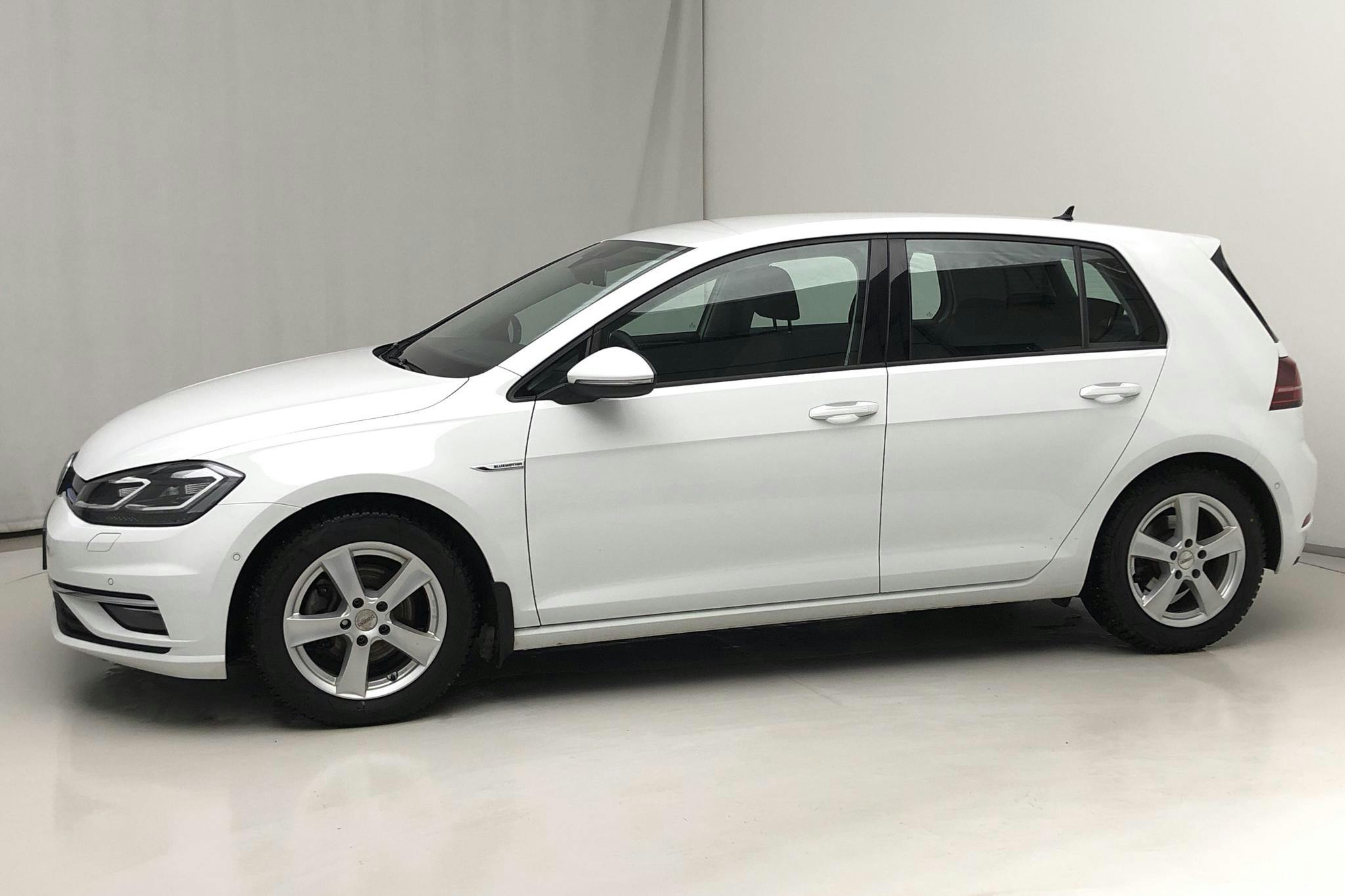VW Golf VII 1.5 TSI 5dr (130hk) - 7 925 mil - Manuell - vit - 2019