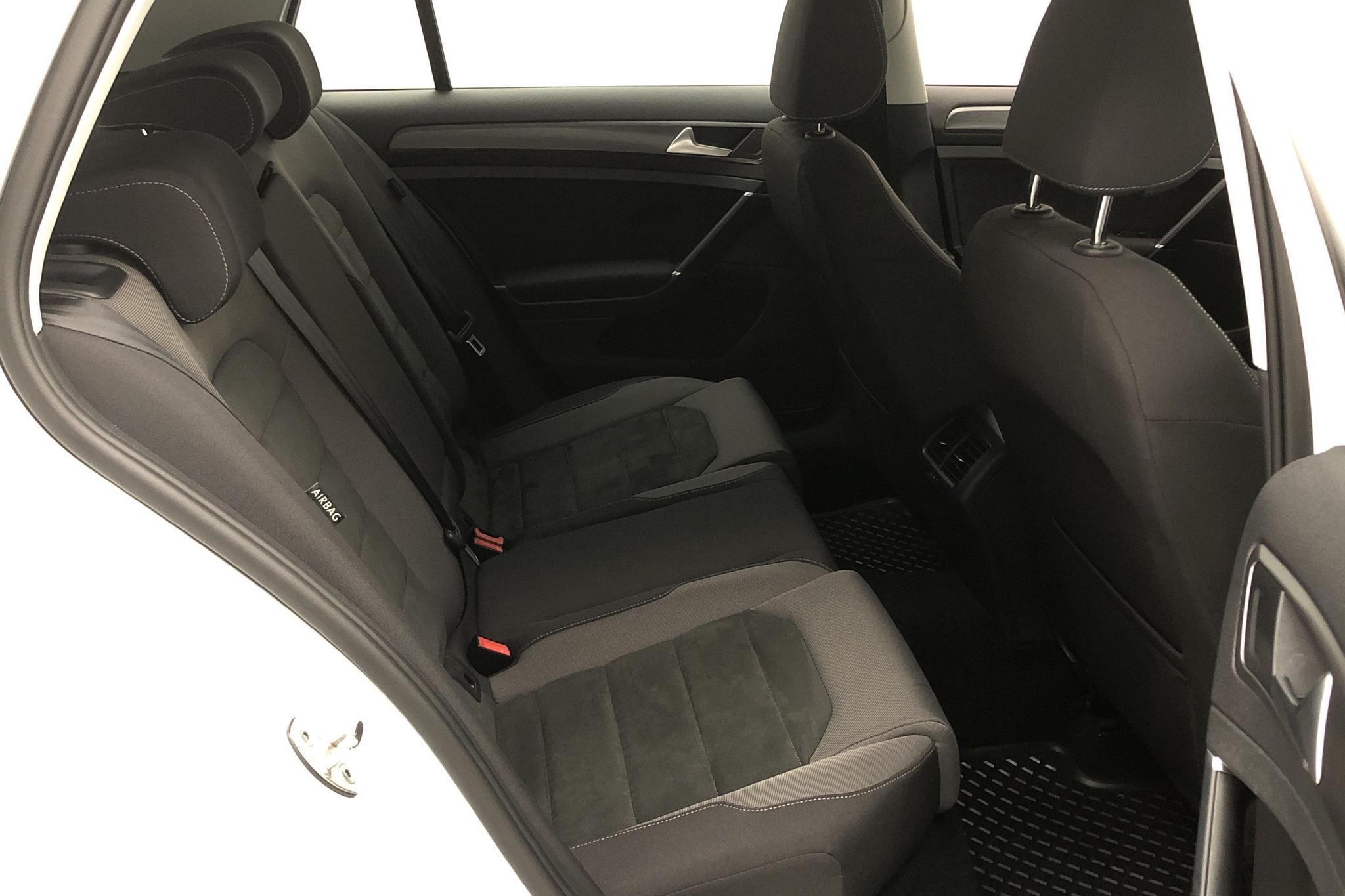 VW Golf VII 1.5 TSI 5dr (130hk) - 7 925 mil - Manuell - vit - 2019