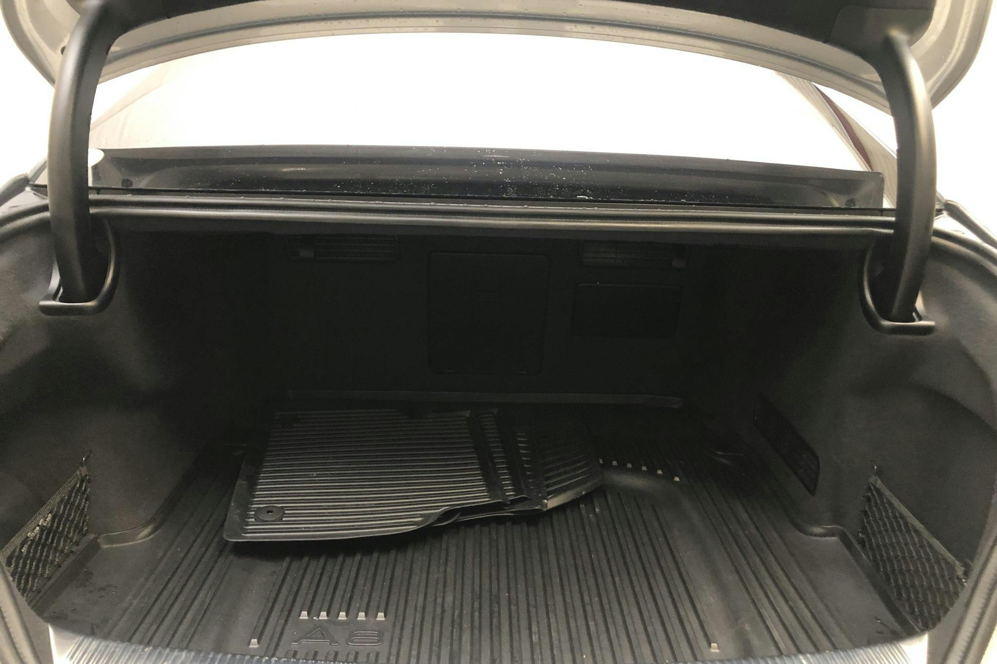 Audi A8 3.0 TDI quattro (262hk) - 4 221 mil - Automat - silver - 2016