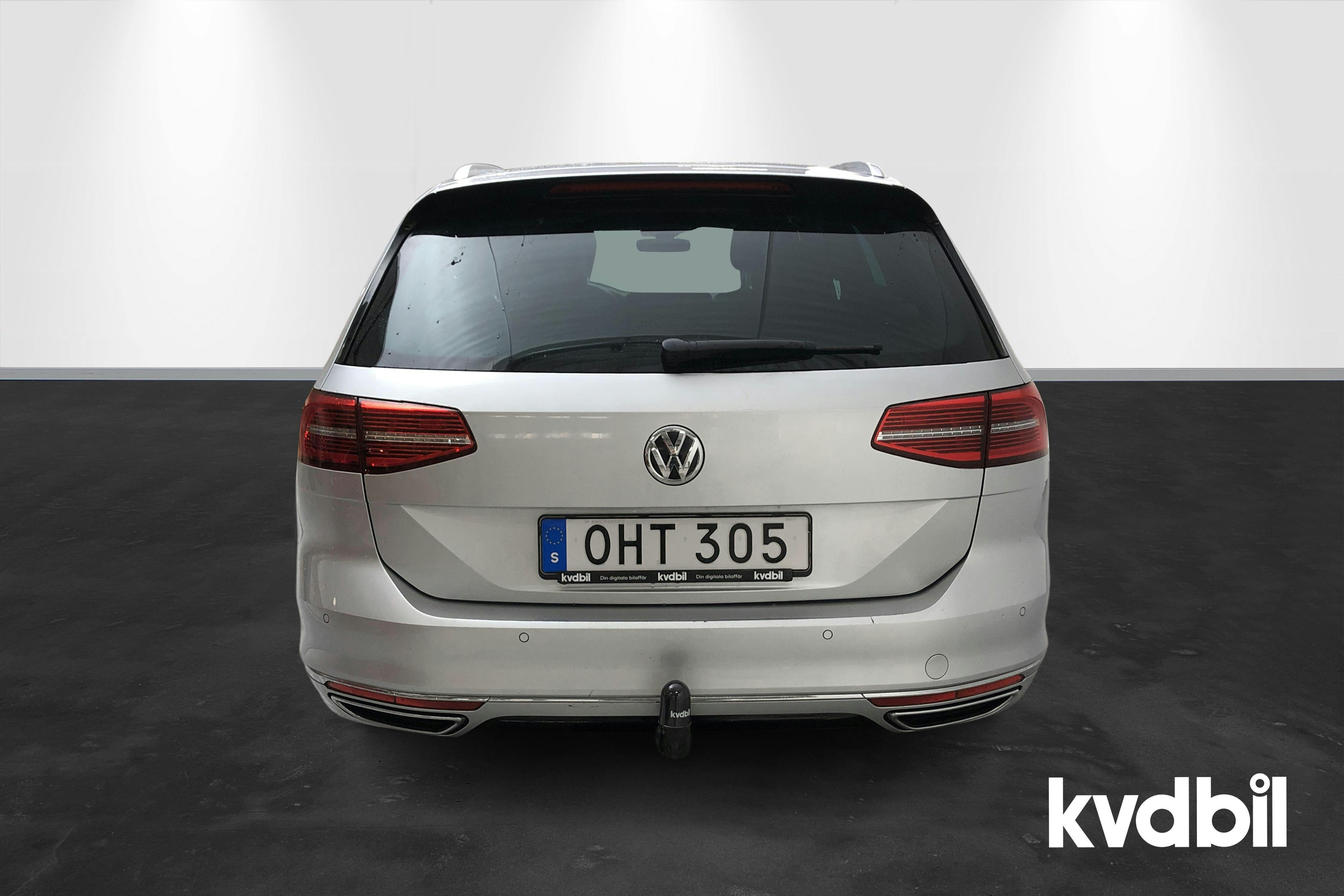 VW Passat 2.0 TDI BiTurbo Sportscombi 4MOTION (240hk) - 21 427 mil - Automat - silver - 2018