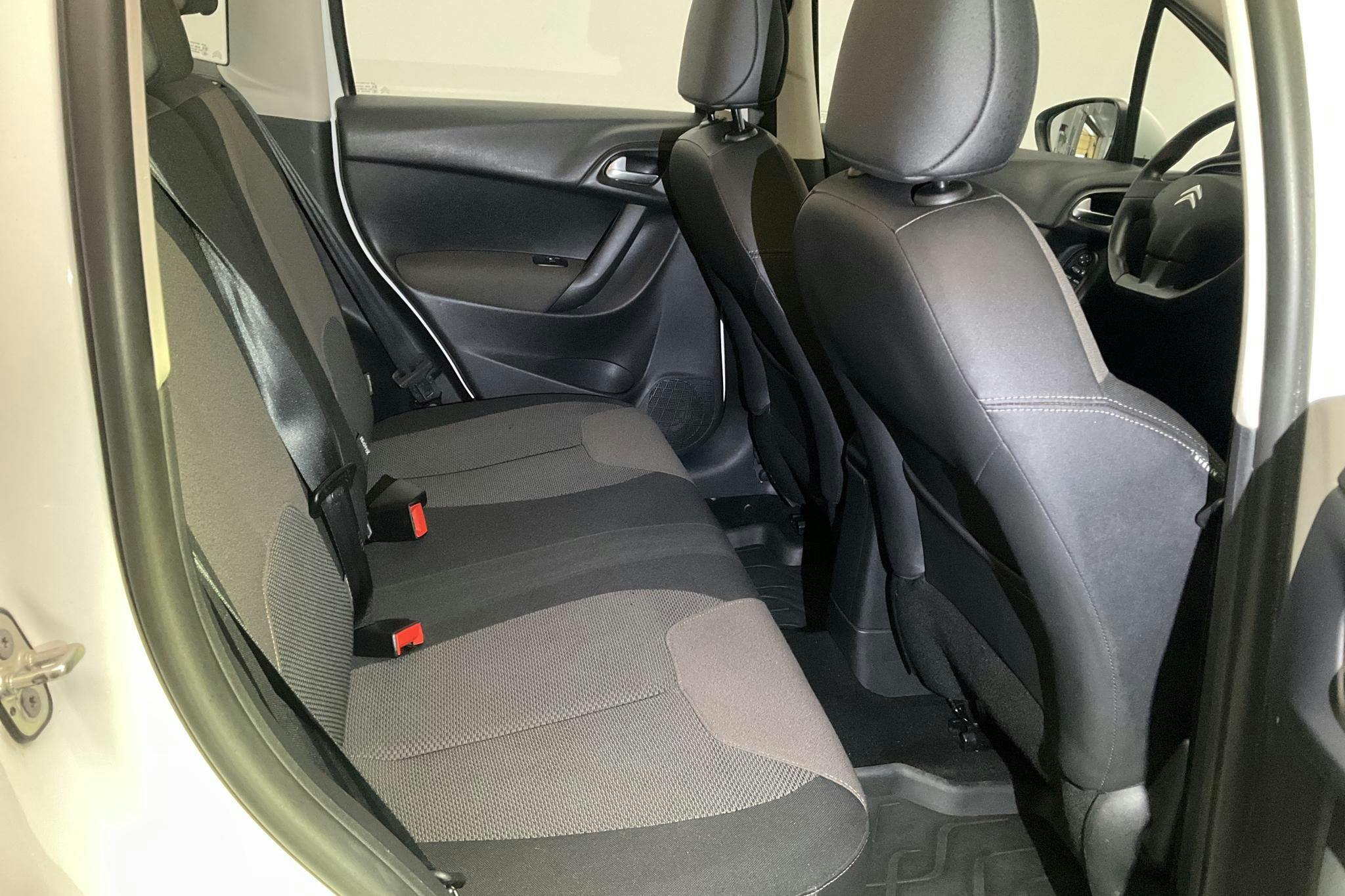 Citroen C3 BlueHDi (100hk) - 7 513 mil - Manuell - vit - 2015