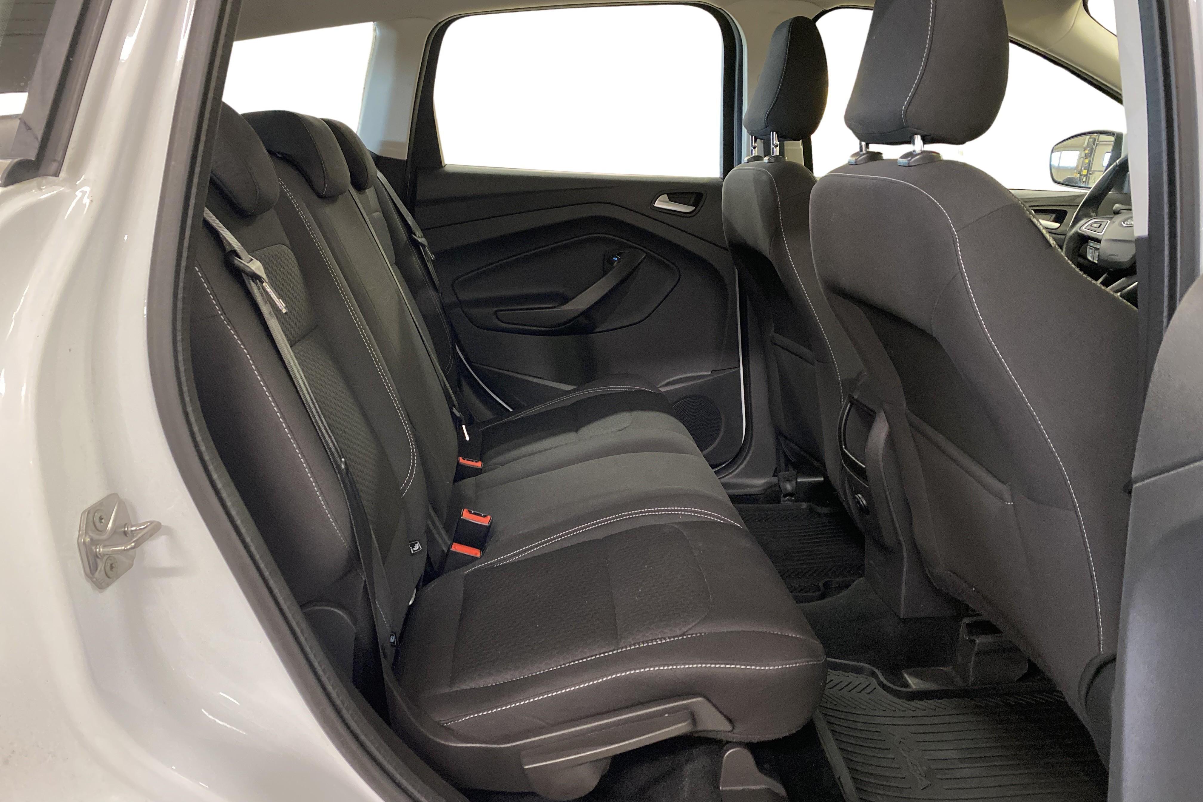 Ford Kuga 2.0 TDCi AWD (150hk) - 82 460 km - Manual - white - 2019