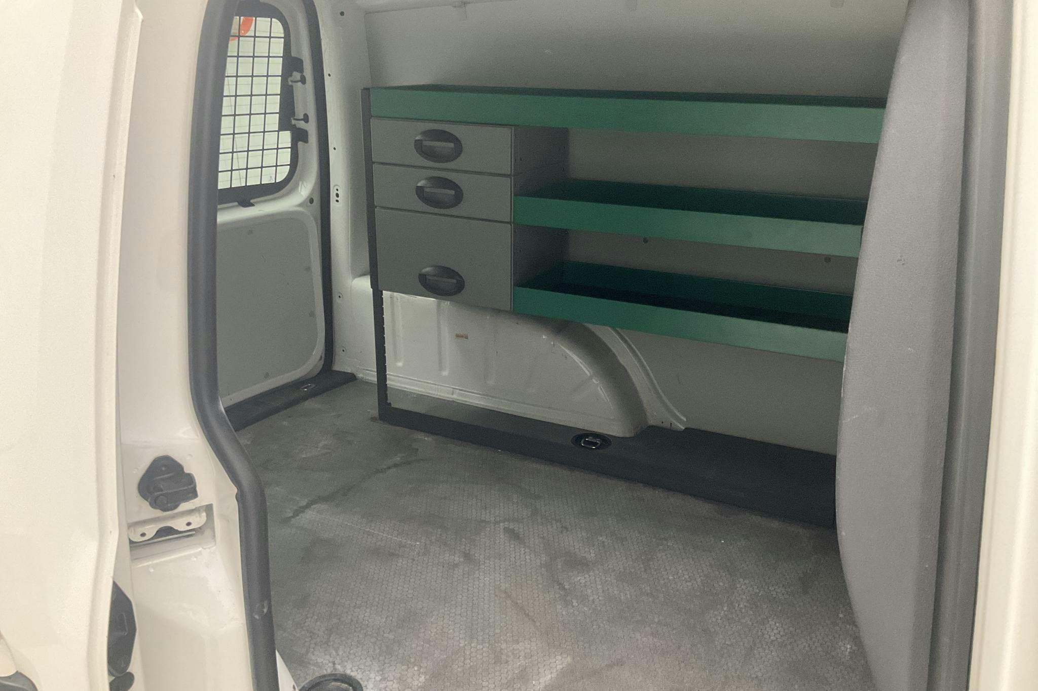 VW Caddy 1.6 TDI Skåp (102hk) - 9 752 mil - Automat - vit - 2015