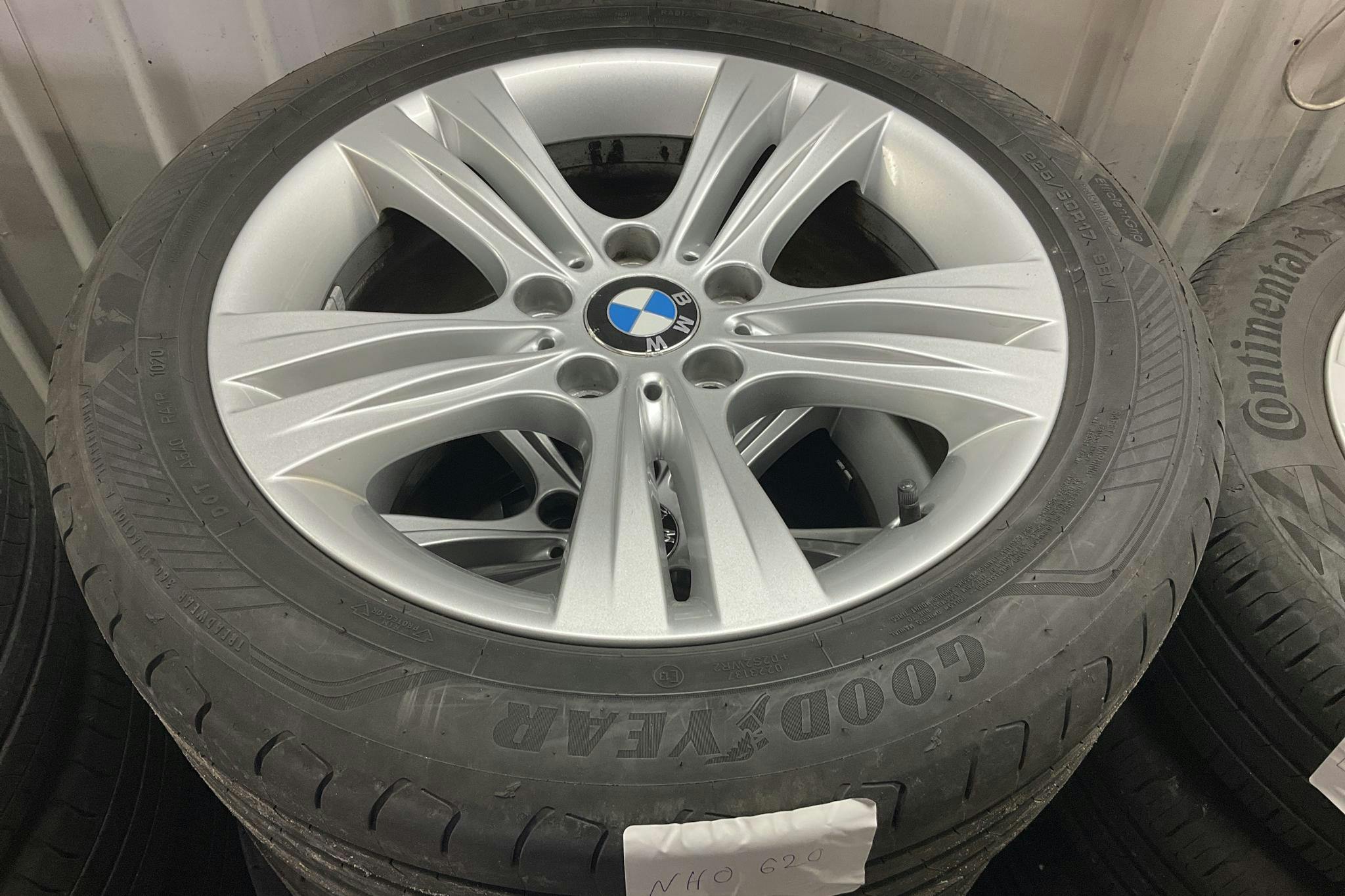 BMW 320d Touring, F31 (184hk) - 15 071 mil - Manuell - svart - 2013