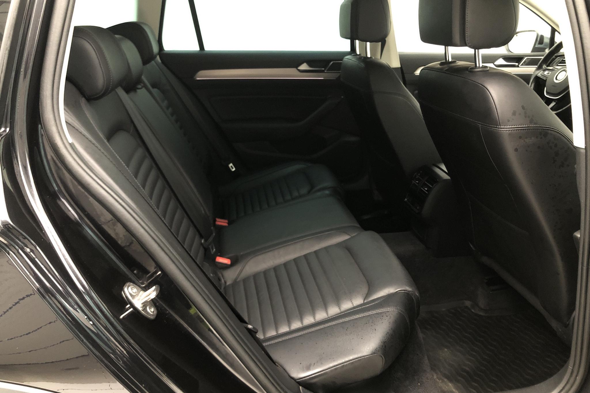 VW Passat Alltrack 2.0 TDI Sportscombi 4MOTION (190hk) - 12 457 mil - Automat - svart - 2018