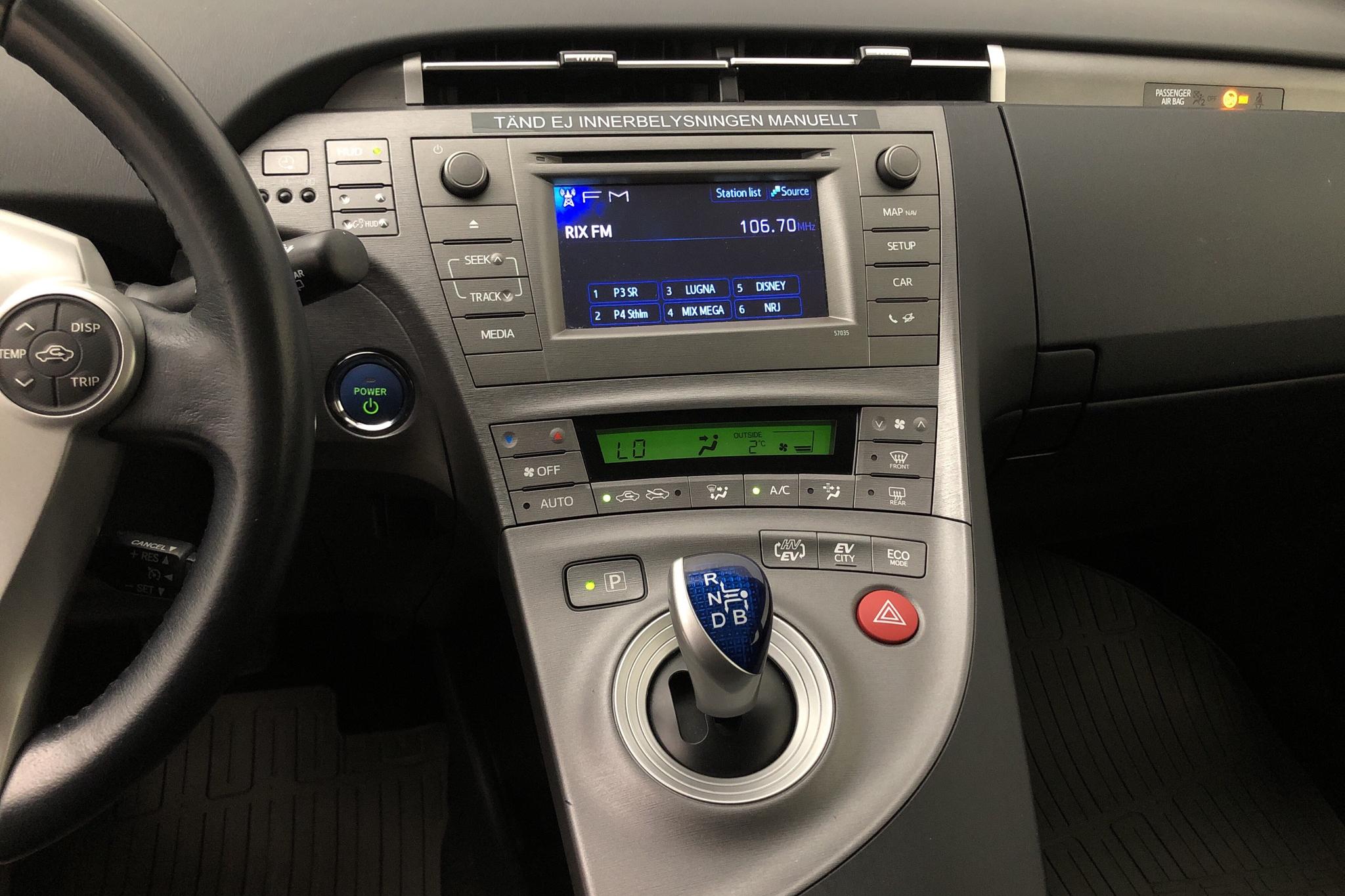 Toyota Prius 1.8 Plug-in Hybrid (99hk) - 4 428 mil - Automat - vit - 2013
