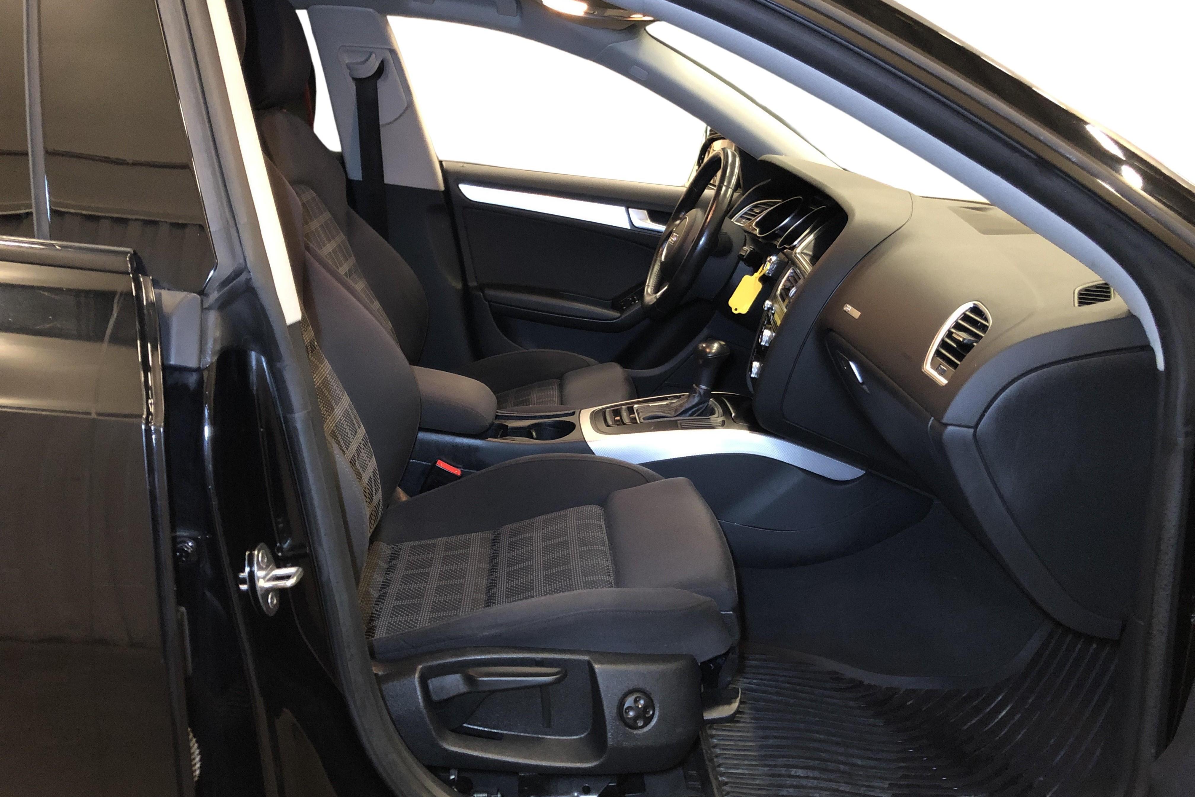 Audi A5 1.8 TFSI Sportback (177hk) - 111 960 km - Automatic - black - 2016