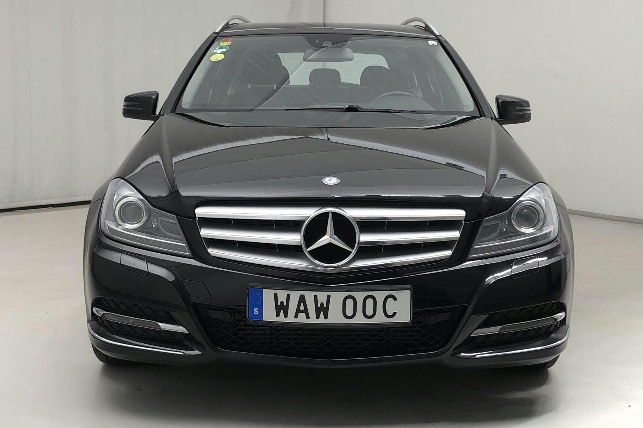 Mecedes C 220 CDI Kombi BlueEfficiency S204 (170hk) - 183 220 km - Manual - black - 2013