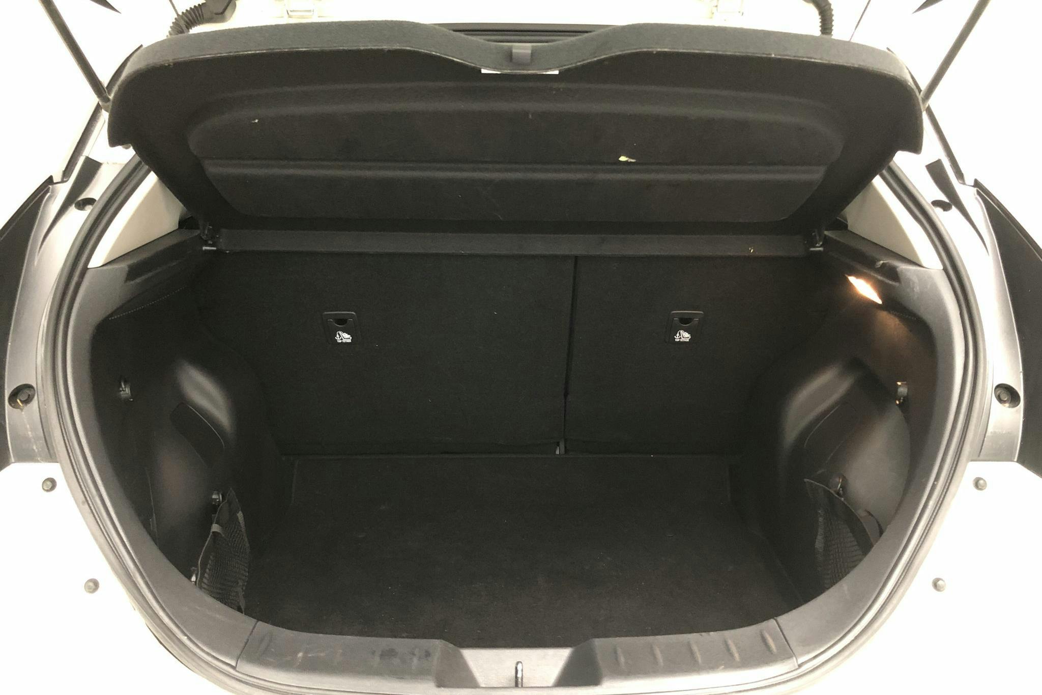 Nissan LEAF 5dr 39 kWh (150hk) - 29 520 km - Automatic - white - 2018