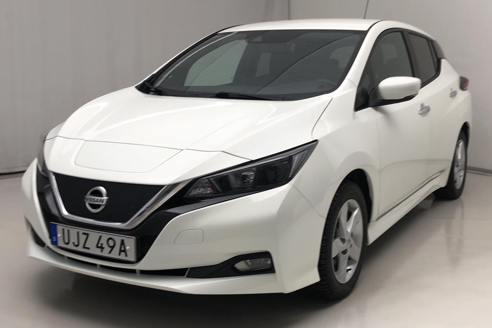 Nissan LEAF 5dr 39 kWh (150hk) - 20 380 km - Automatic - white - 2020
