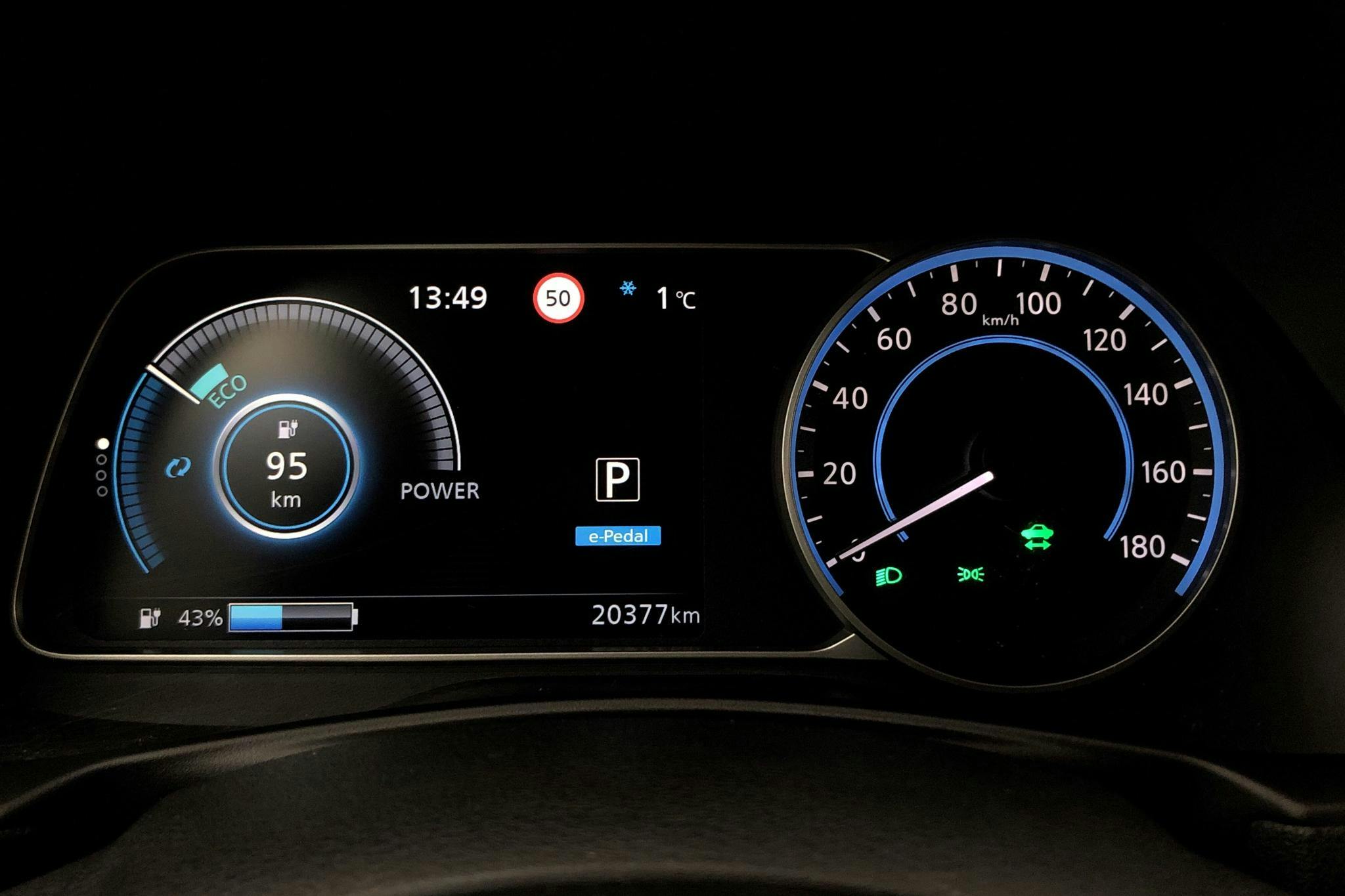 Nissan LEAF 5dr 39 kWh (150hk) - 2 038 mil - Automat - vit - 2020