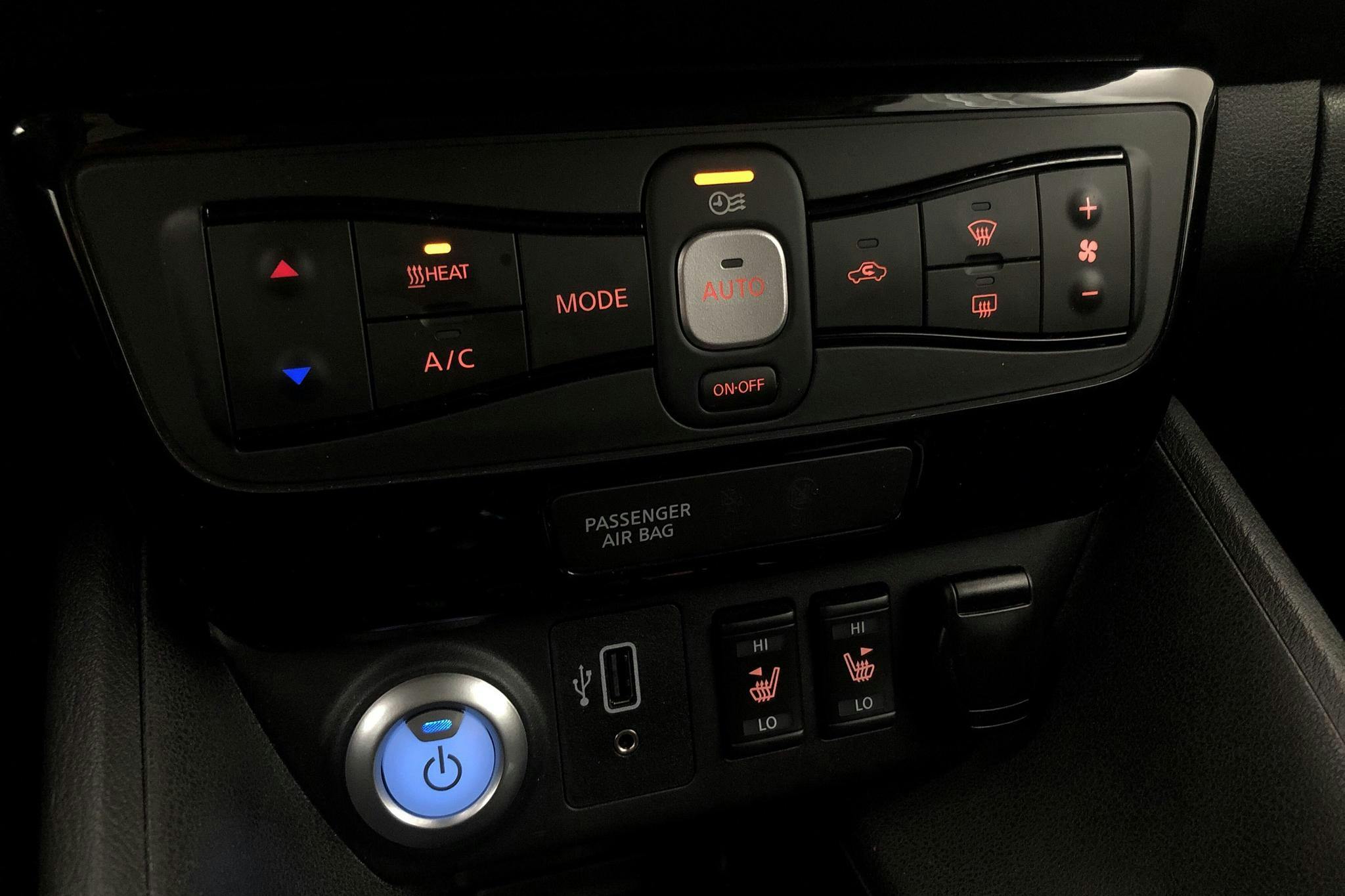 Nissan LEAF 5dr 39 kWh (150hk) - 2 038 mil - Automat - vit - 2020