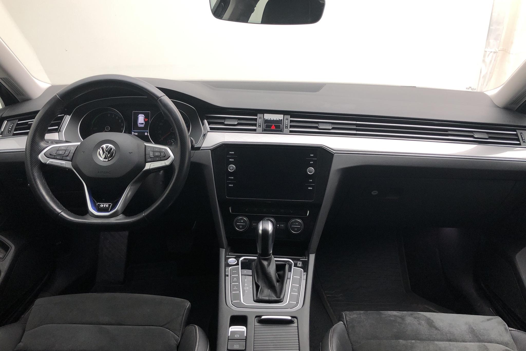 VW Passat 1.4 GTE Sportscombi (218hk) - 5 770 mil - Automat - svart - 2020