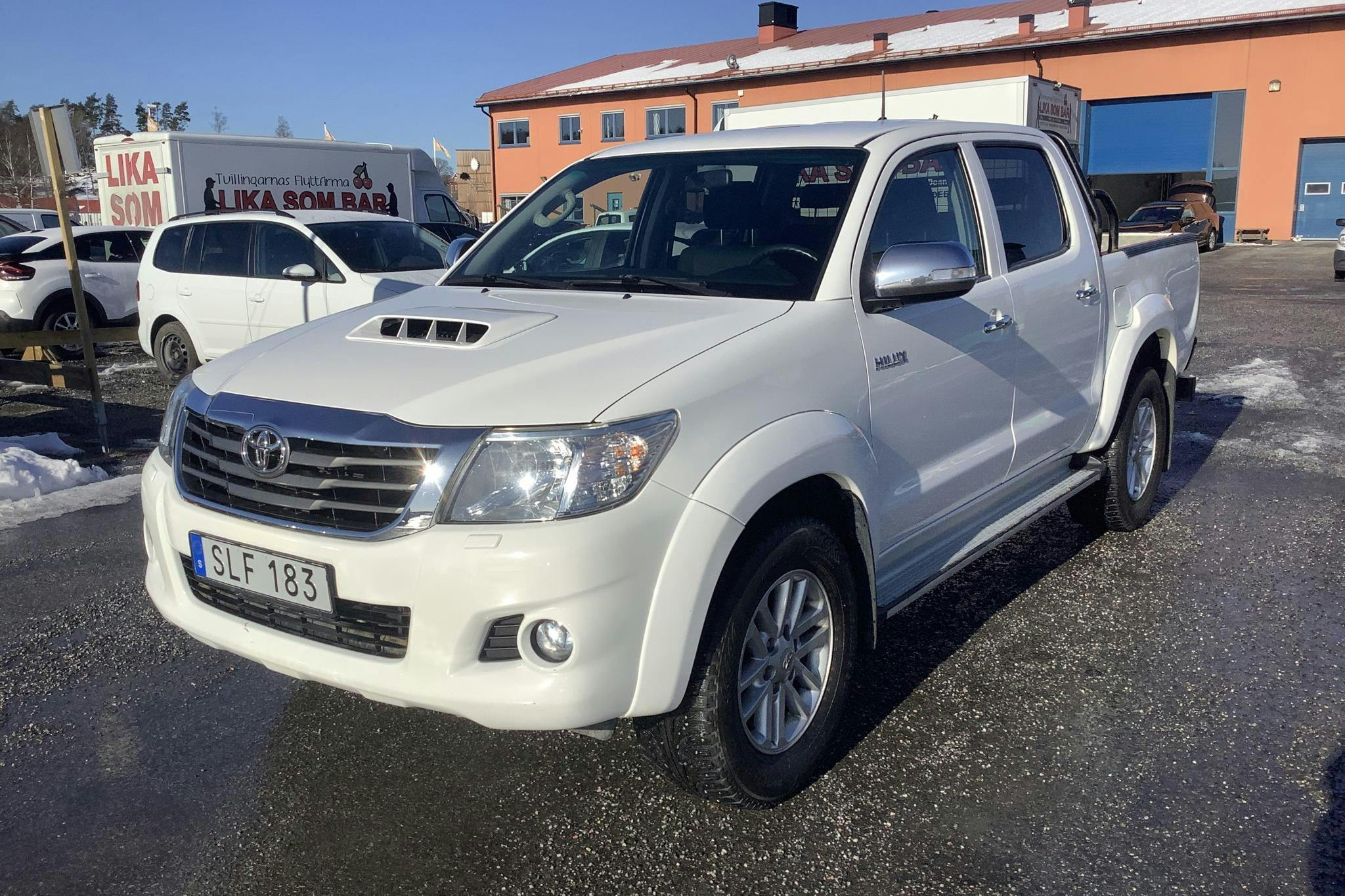 Toyota Hilux 3.0 D-4D 4WD (171hk) - 18 983 mil - Automat - vit - 2015