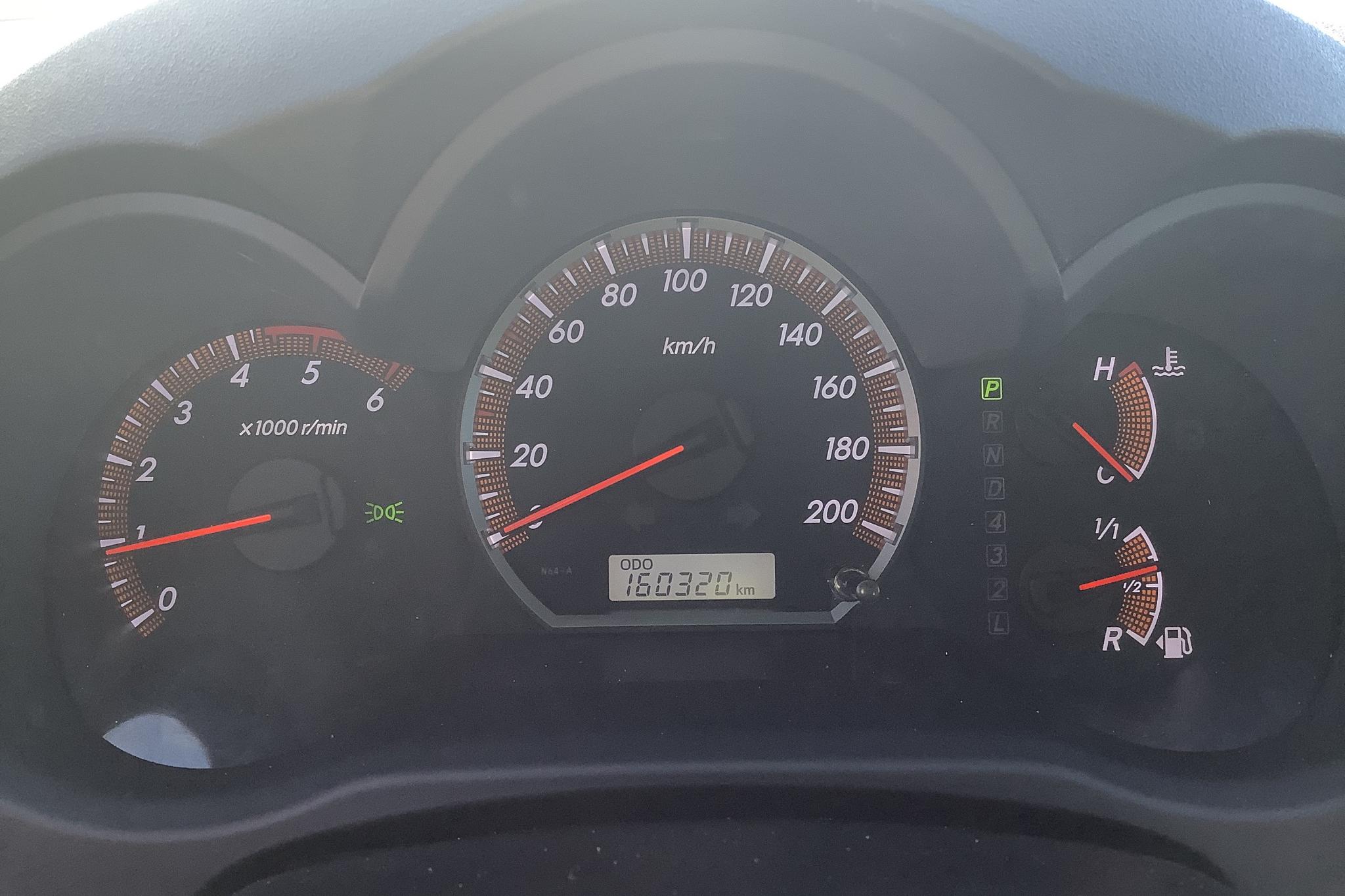Toyota Hilux 3.0 D-4D 4WD (171hk) - 189 830 km - Automatic - white - 2015