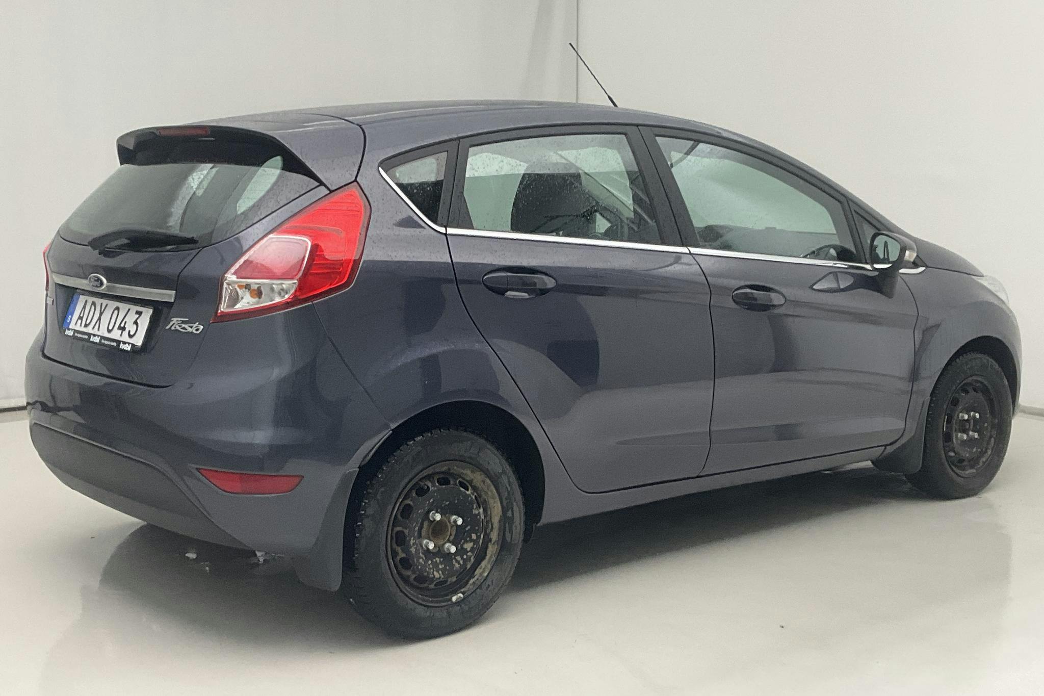 Ford Fiesta 1.0T EcoBoost 5dr (100hk) - 88 750 km - Manual - gray - 2015