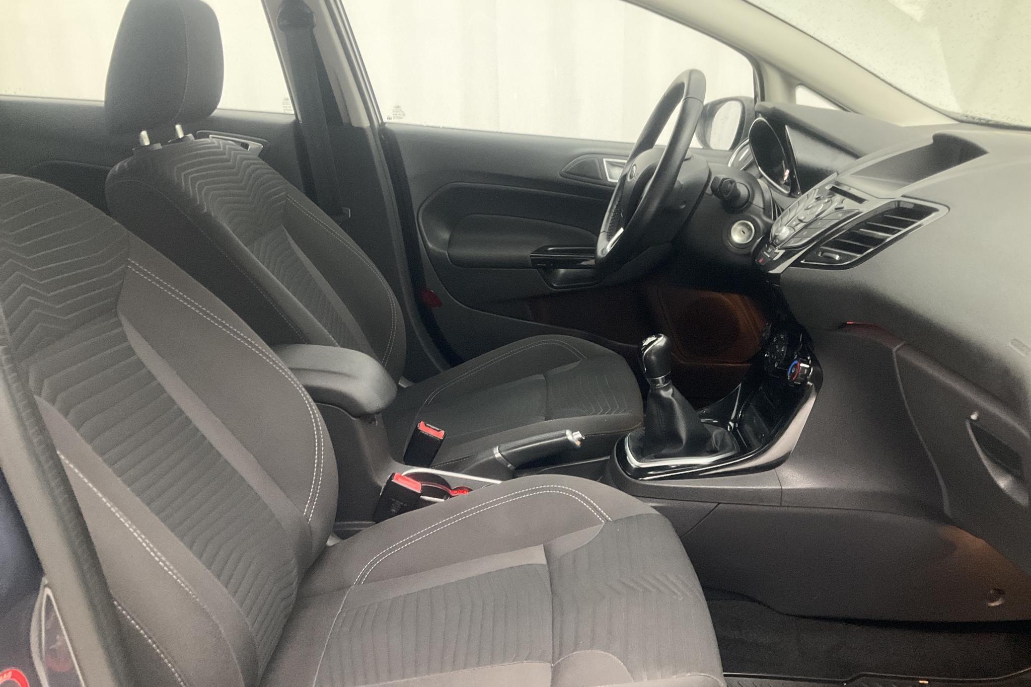 Ford Fiesta 1.0T EcoBoost 5dr (100hk) - 8 875 mil - Manuell - grå - 2015
