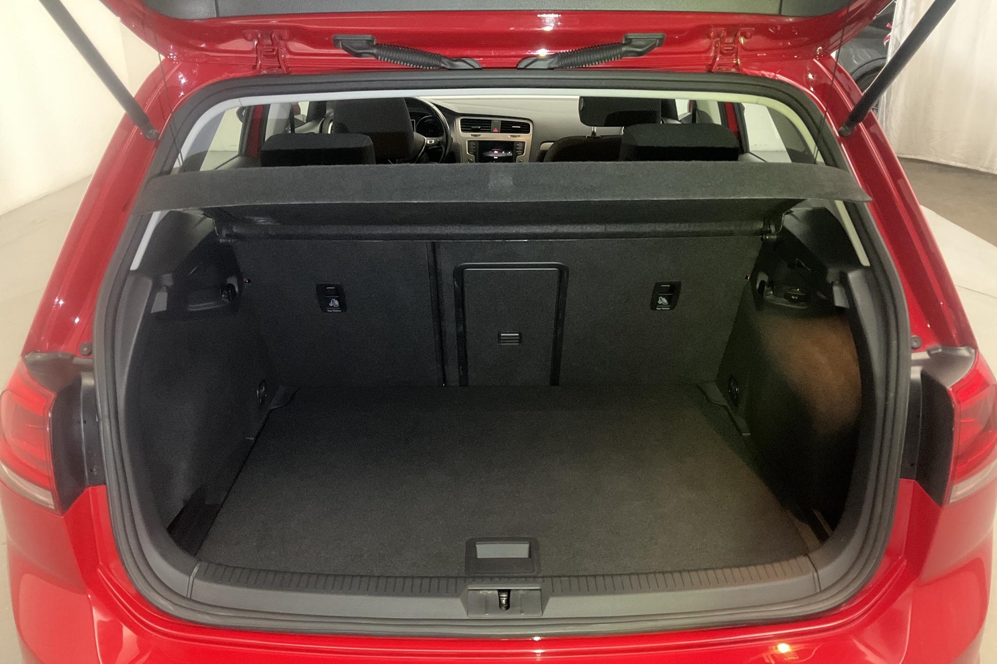 VW Golf VII 1.6 TDI BlueMotion 5dr 4Motion (110hk) - 154 330 km - Manual - red - 2016