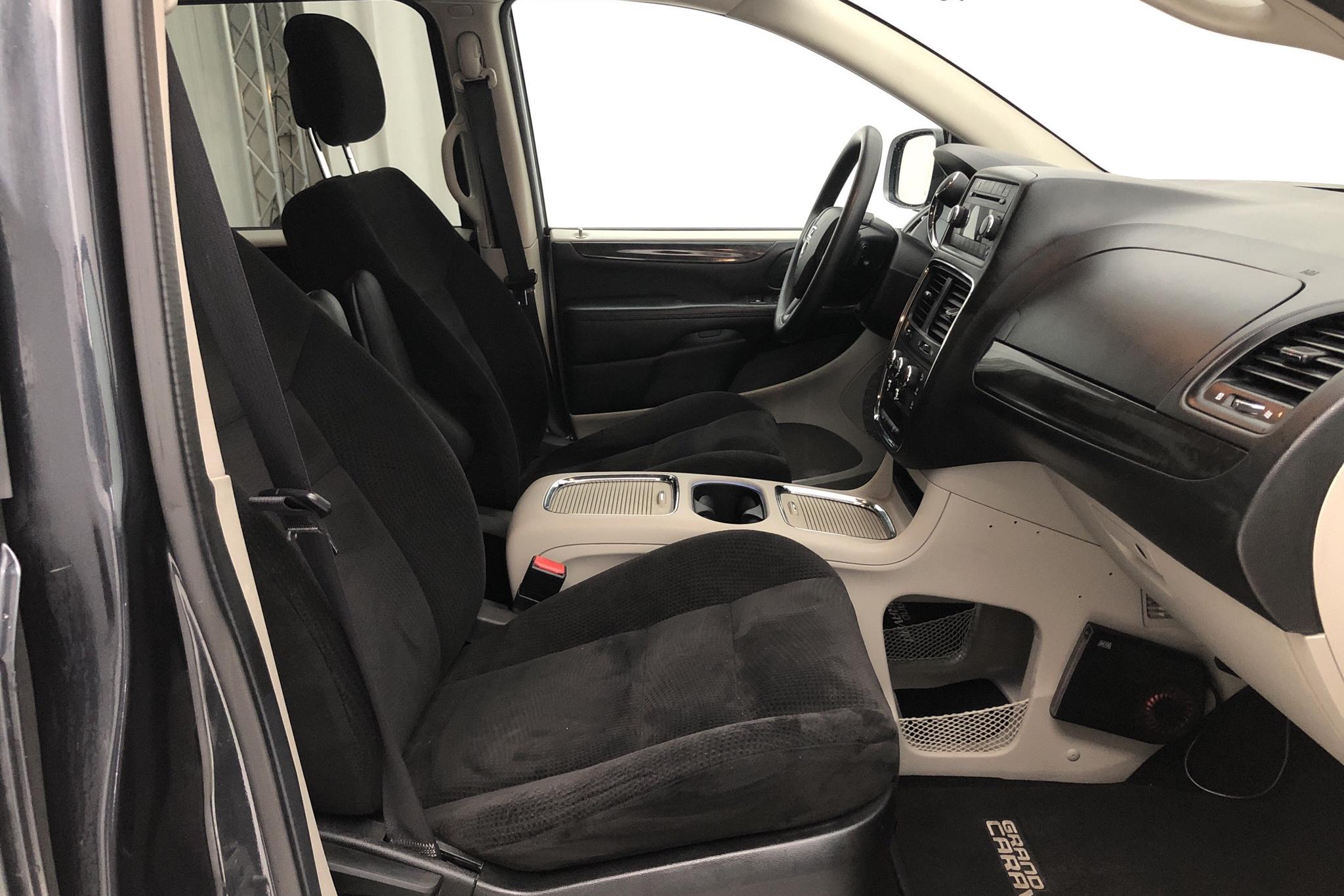 Dodge Grand Caravan SXT Flex Fuel (287hk) - 89 830 km - Automatic - black - 2014