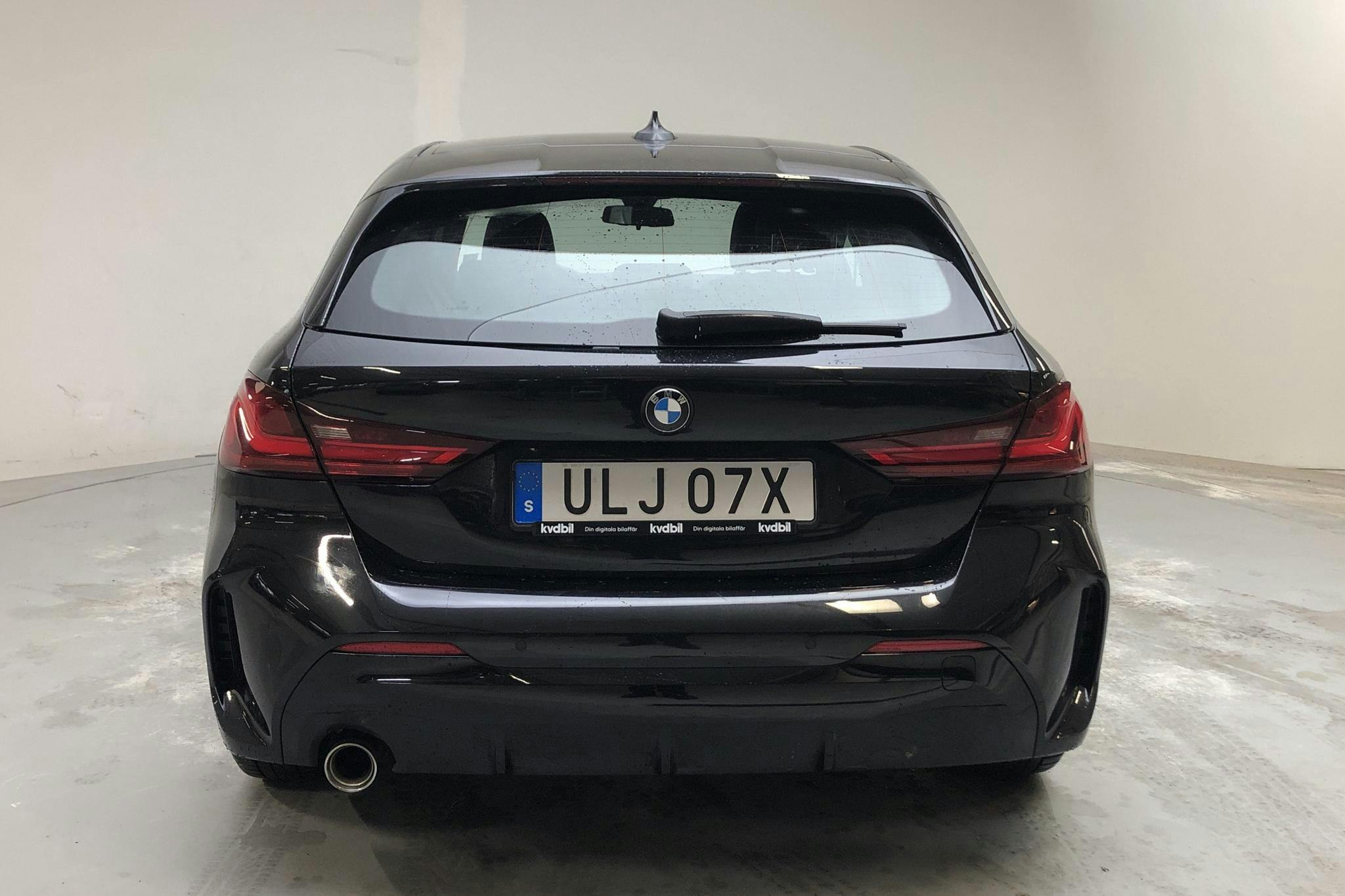 BMW 118i 5dr, F40 (136hk) - 5 325 mil - Automat - svart - 2021