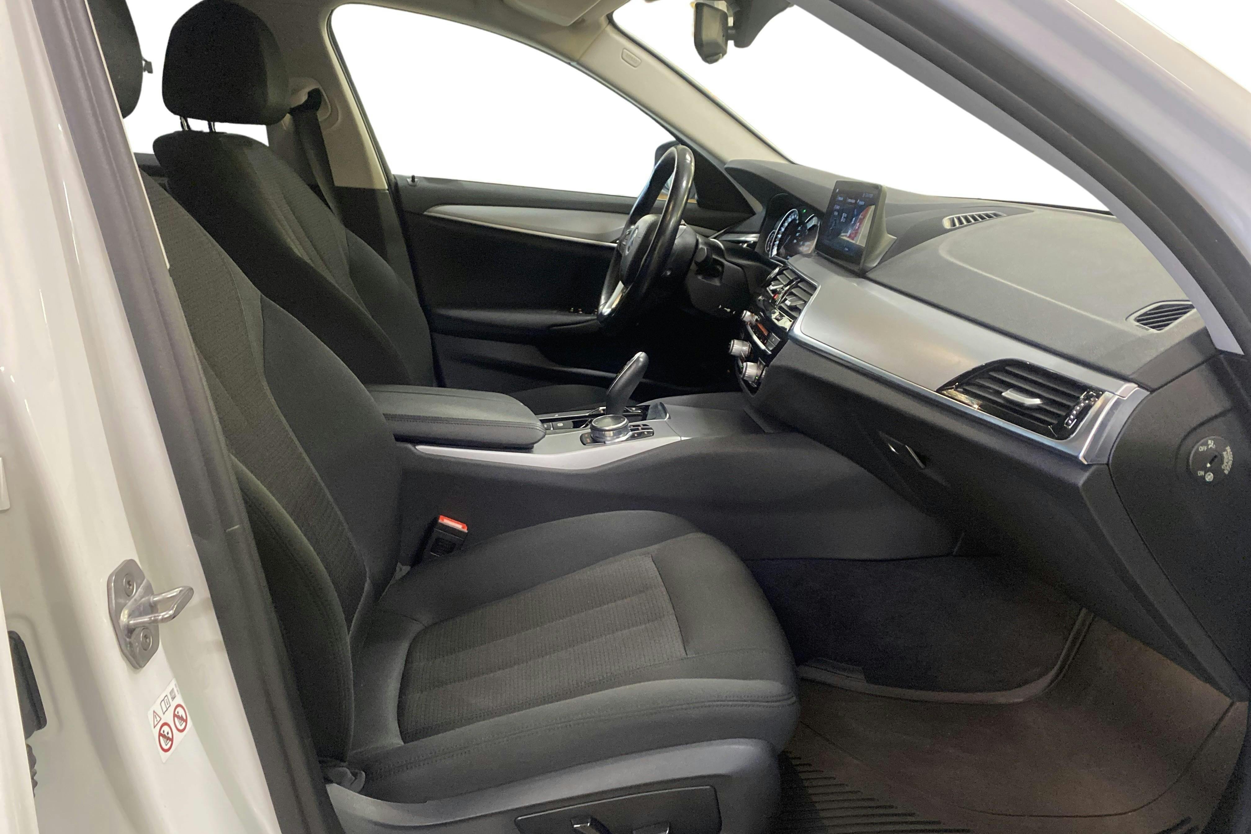 BMW 520d xDrive Touring, G31 (190hk) - 99 820 km - Automatic - white - 2018