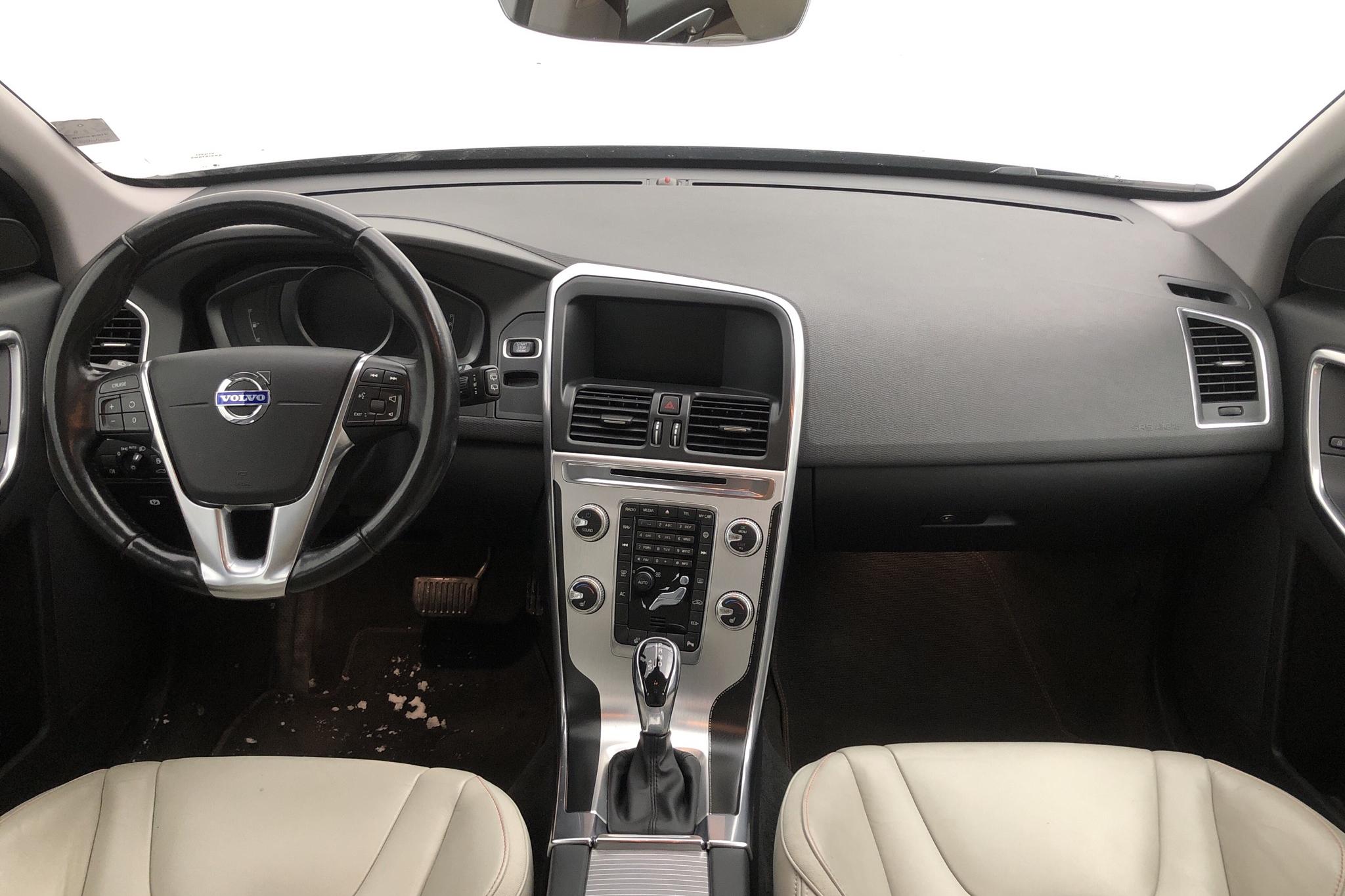 Volvo XC60 D4 2WD (181hk) - 14 859 mil - Automat - vit - 2015