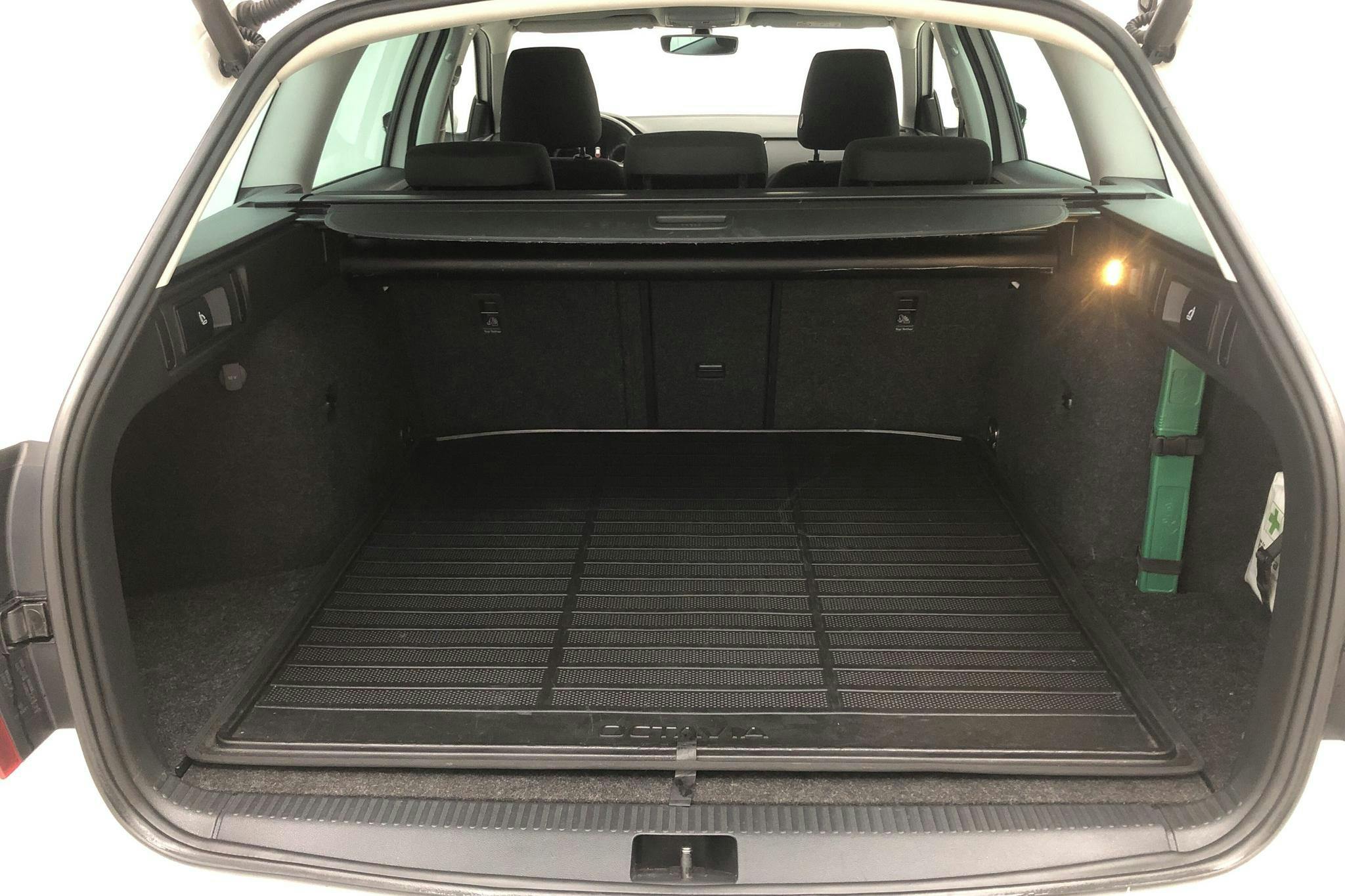 Skoda Octavia III 1.0 TSI Combi (115hk) - 6 559 mil - Manuell - vit - 2019