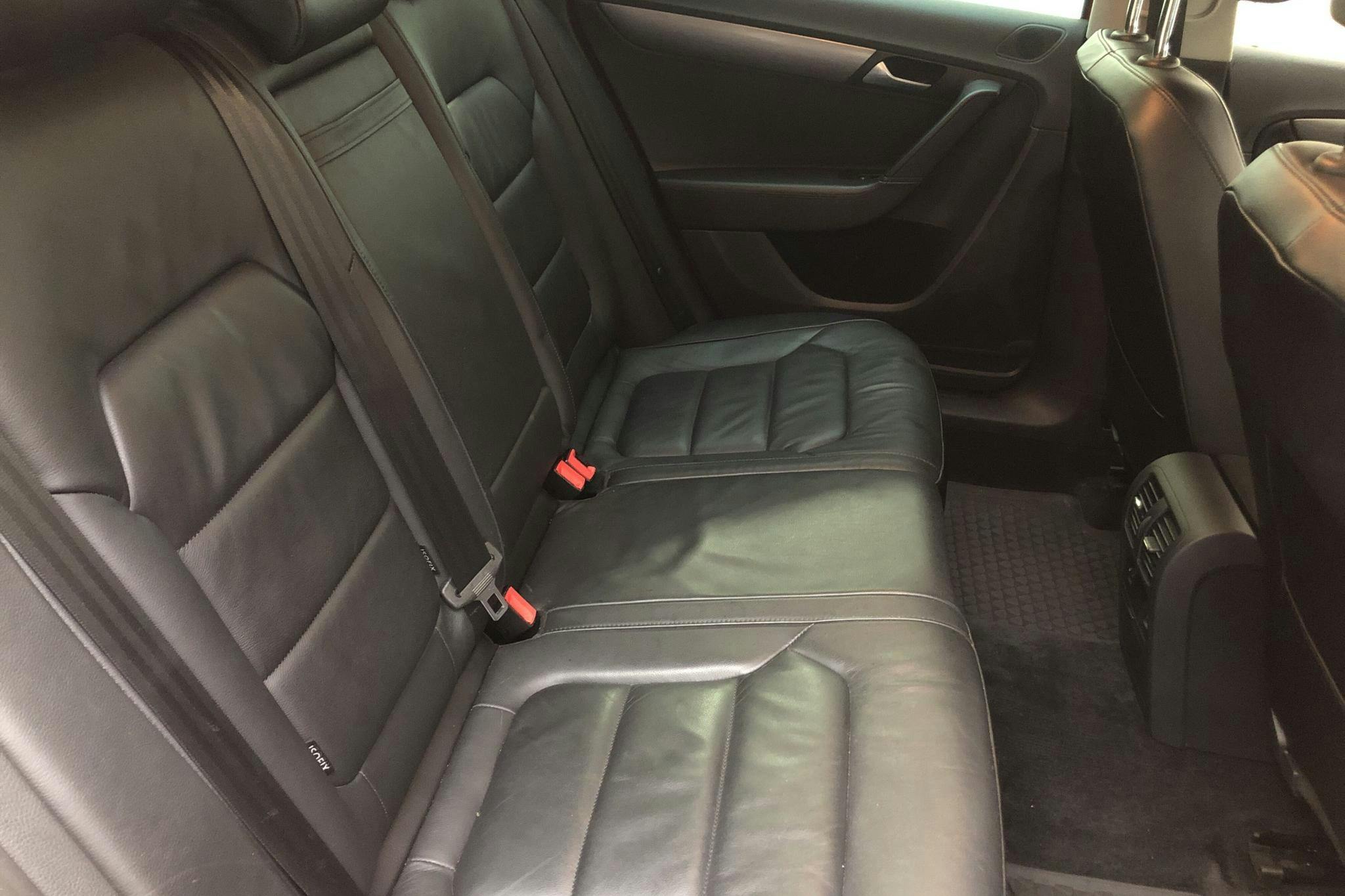 VW Passat 1.4 TSI EcoFuel Variant (150hk) - 202 340 km - Manual - red - 2013